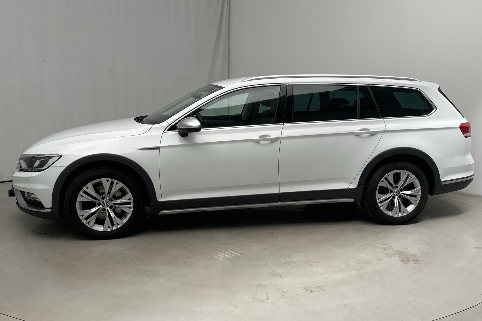 VW Passat Alltrack 2.0 TDI 4MOTION (190hk) - 16 775 mil - Automat - vit - 2018