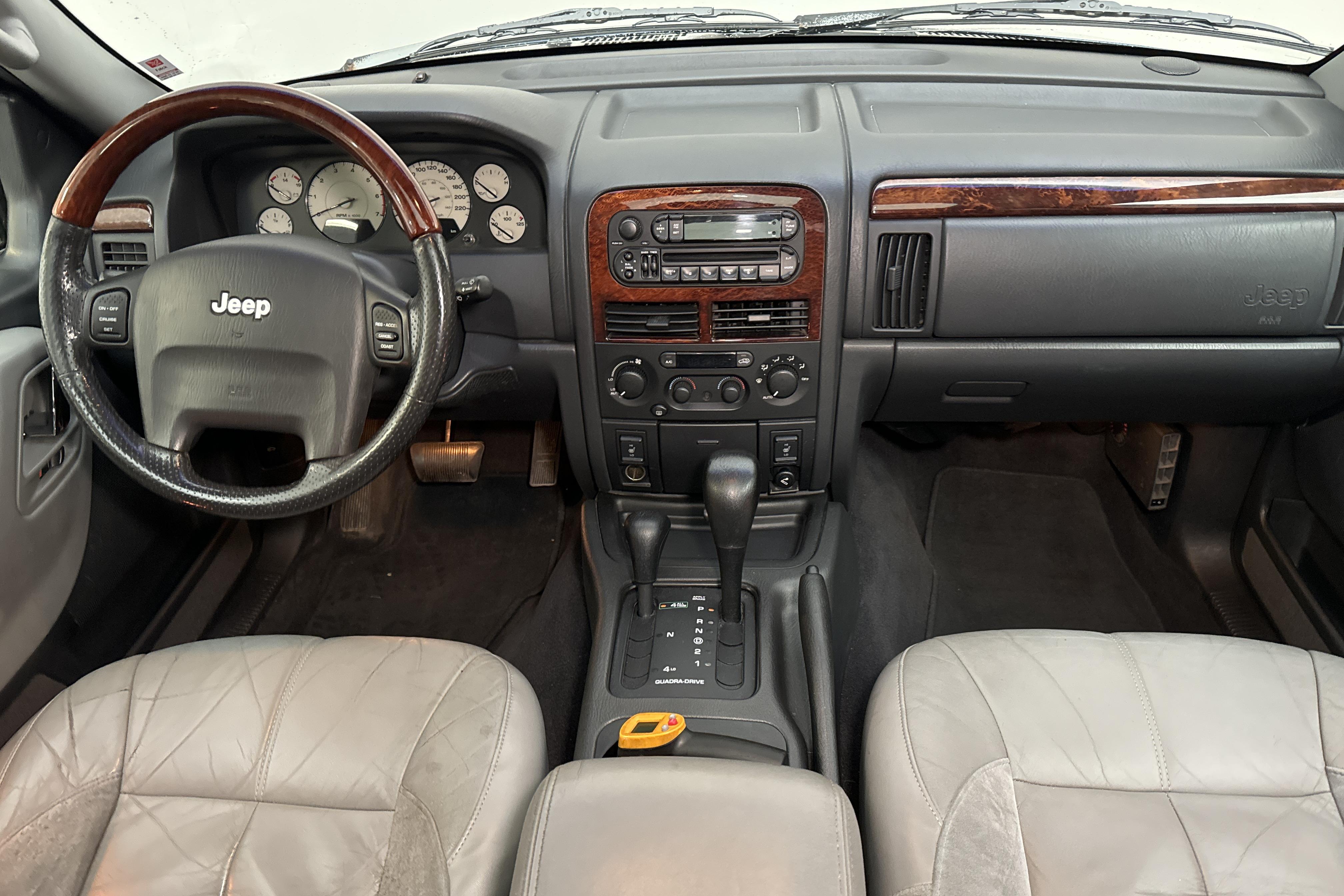 Jeep Grand Cherokee 4.7 (258hk) - 17 475 mil - Automat - blå - 2002