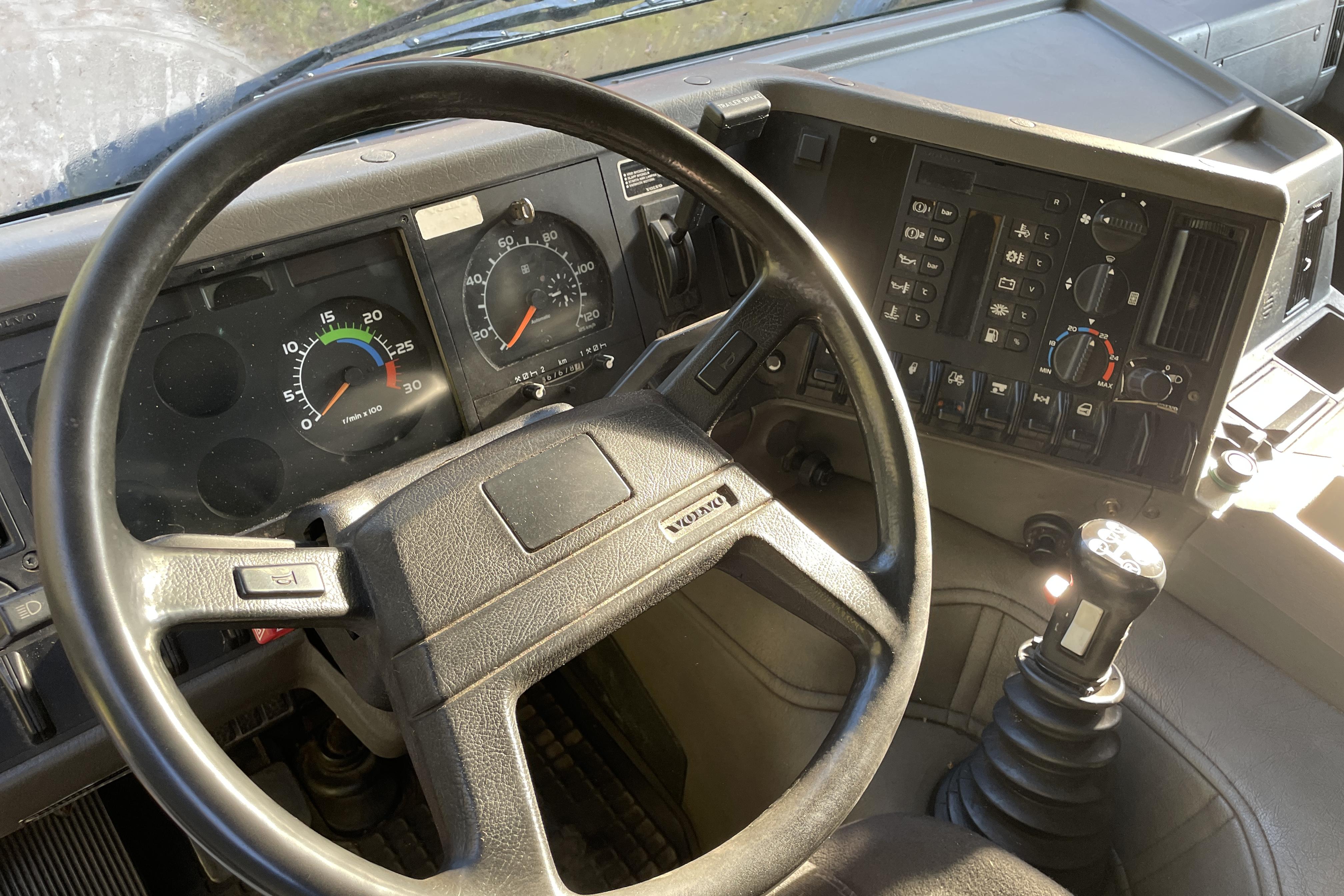 Volvo FL7 - 367 678 km - Manual - 1994