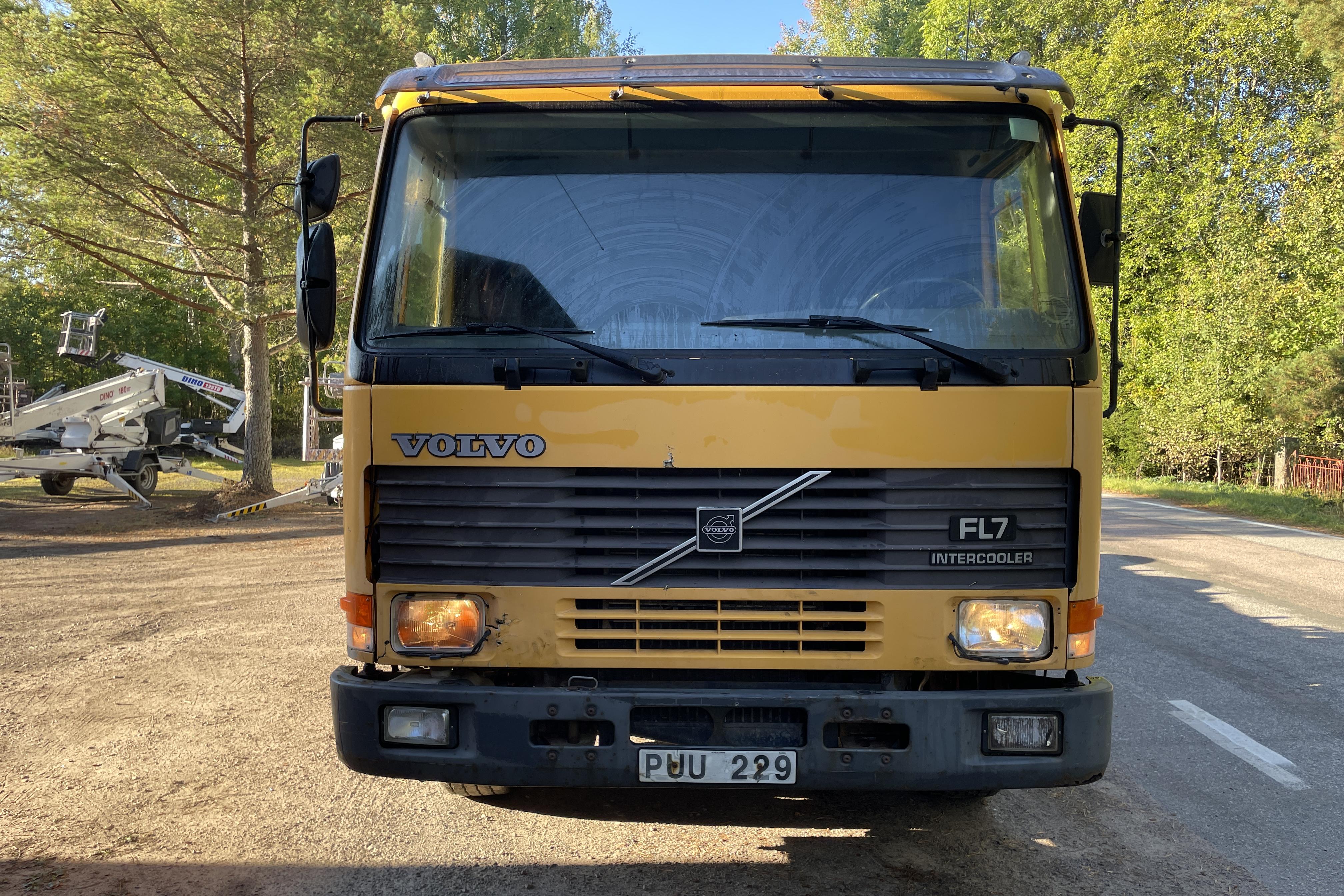 Volvo FL7 - 367 678 km - Käsitsi - 1994