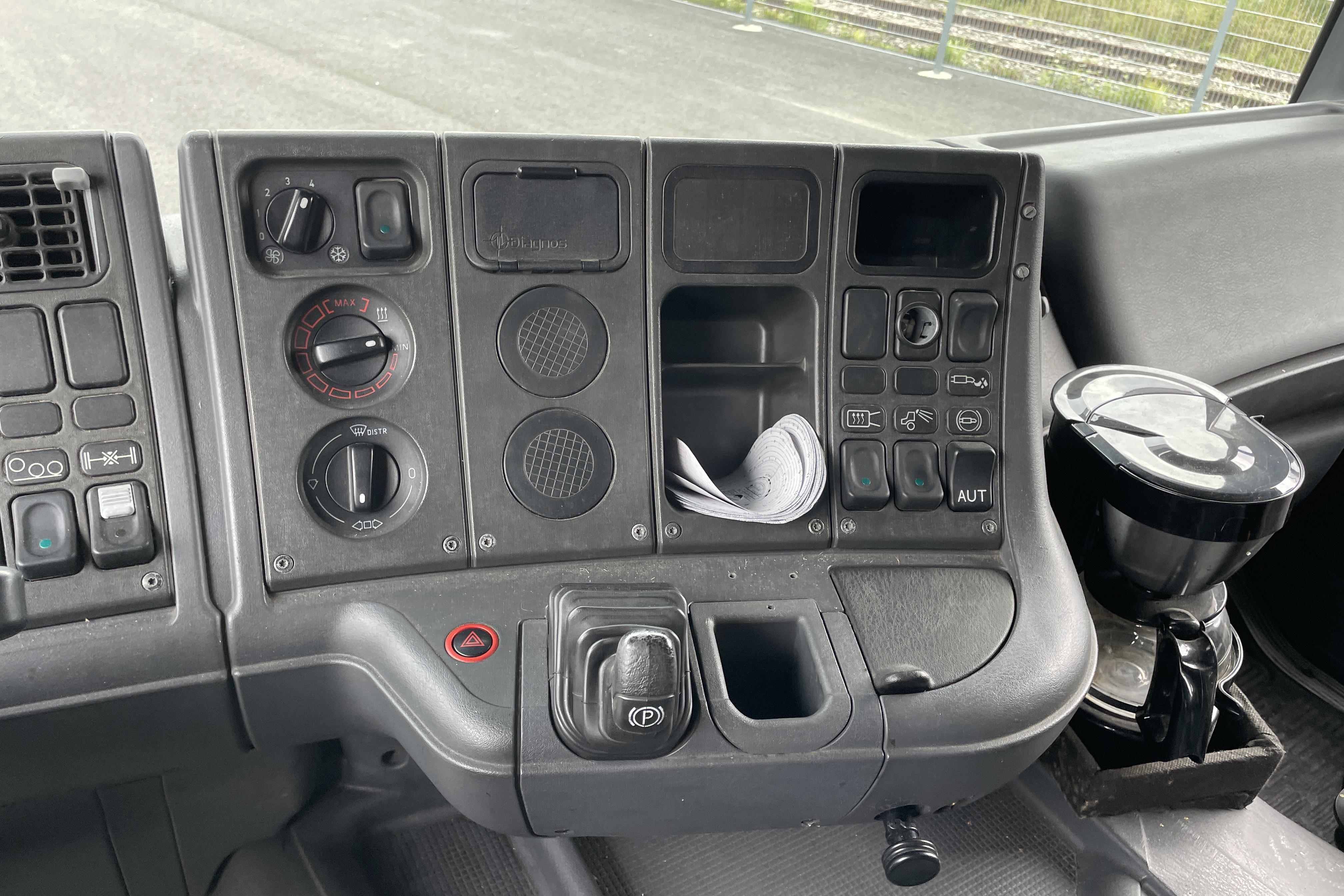 Scania R124 - 14 729 km - Manualna - biały - 1998