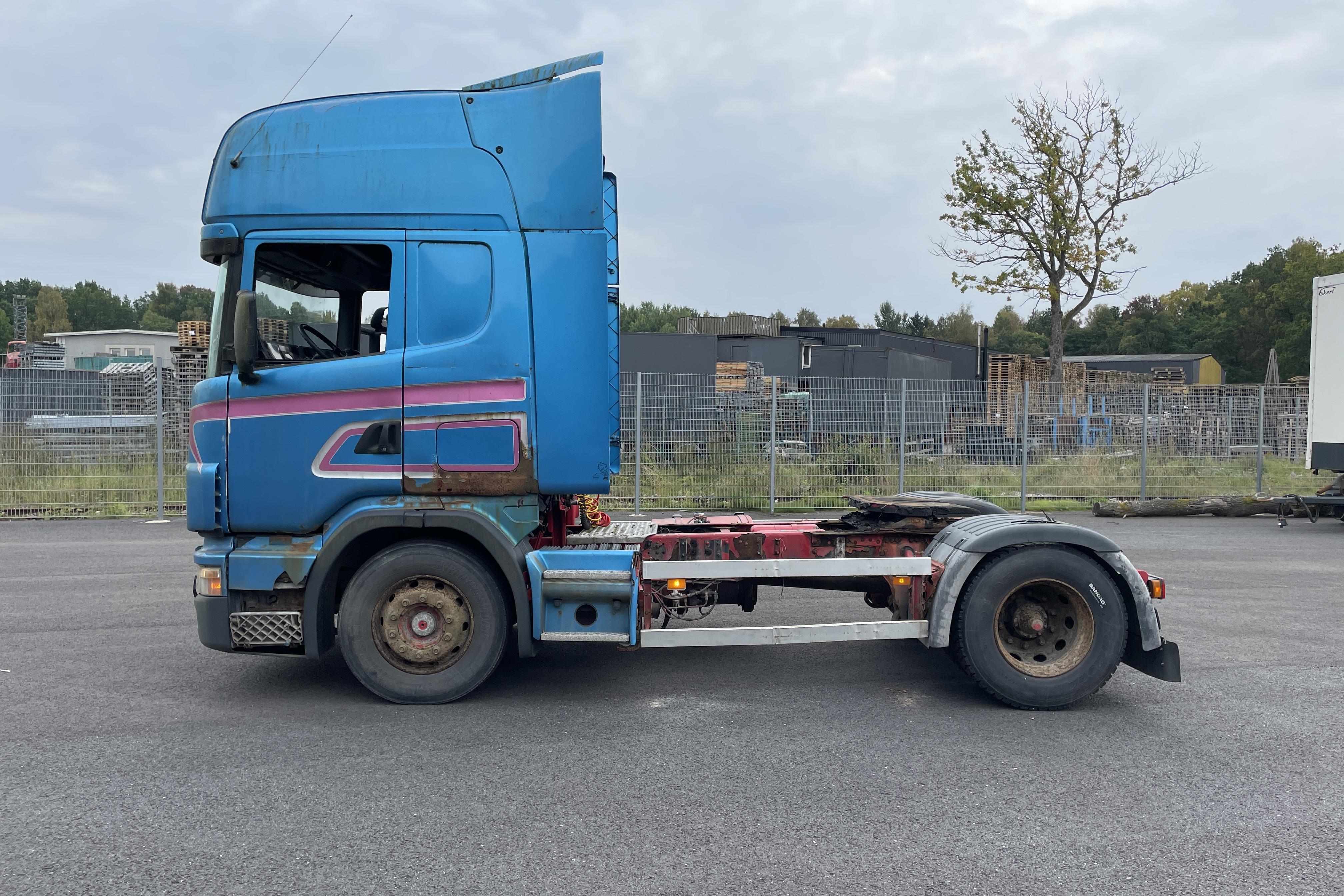 Scania R124 - 14 729 km - Manuell - vit - 1998