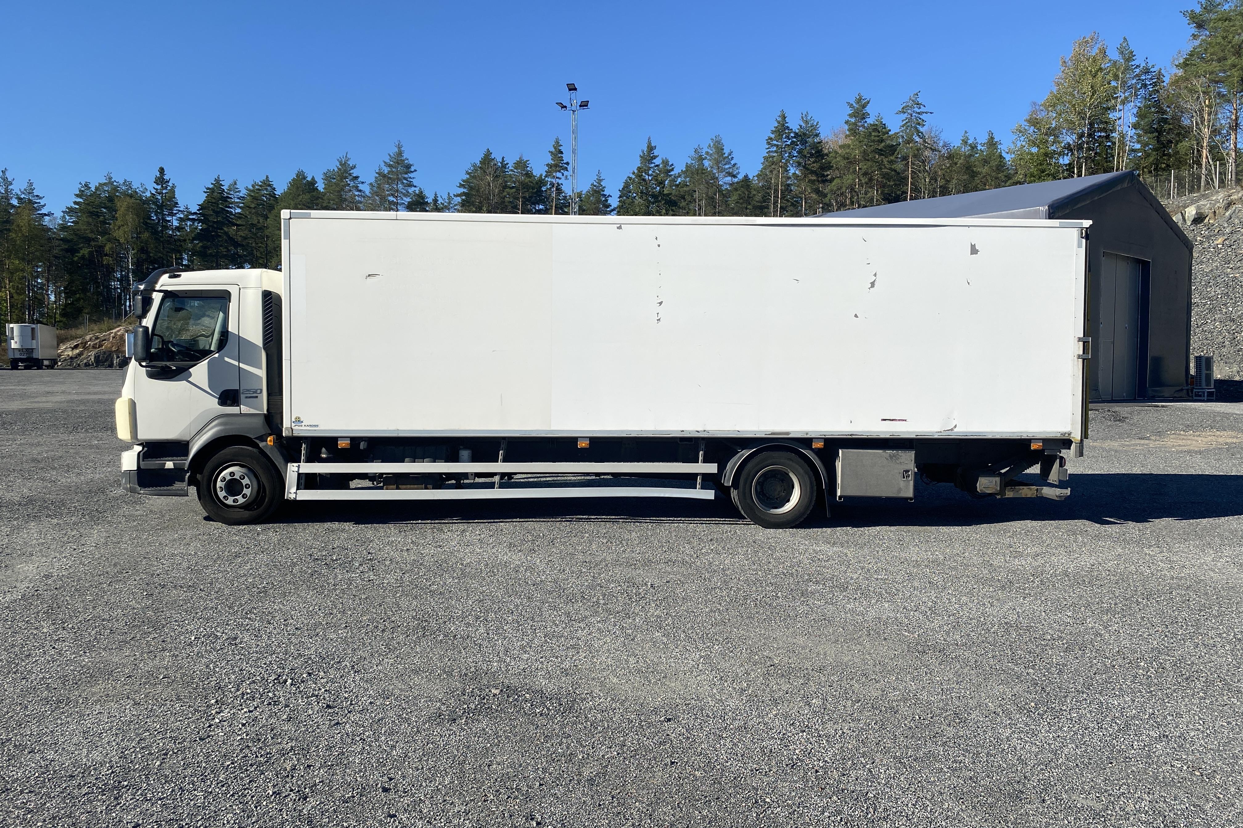 Volvo FL250 - 324 660 km - Automatyczna - biały - 2017