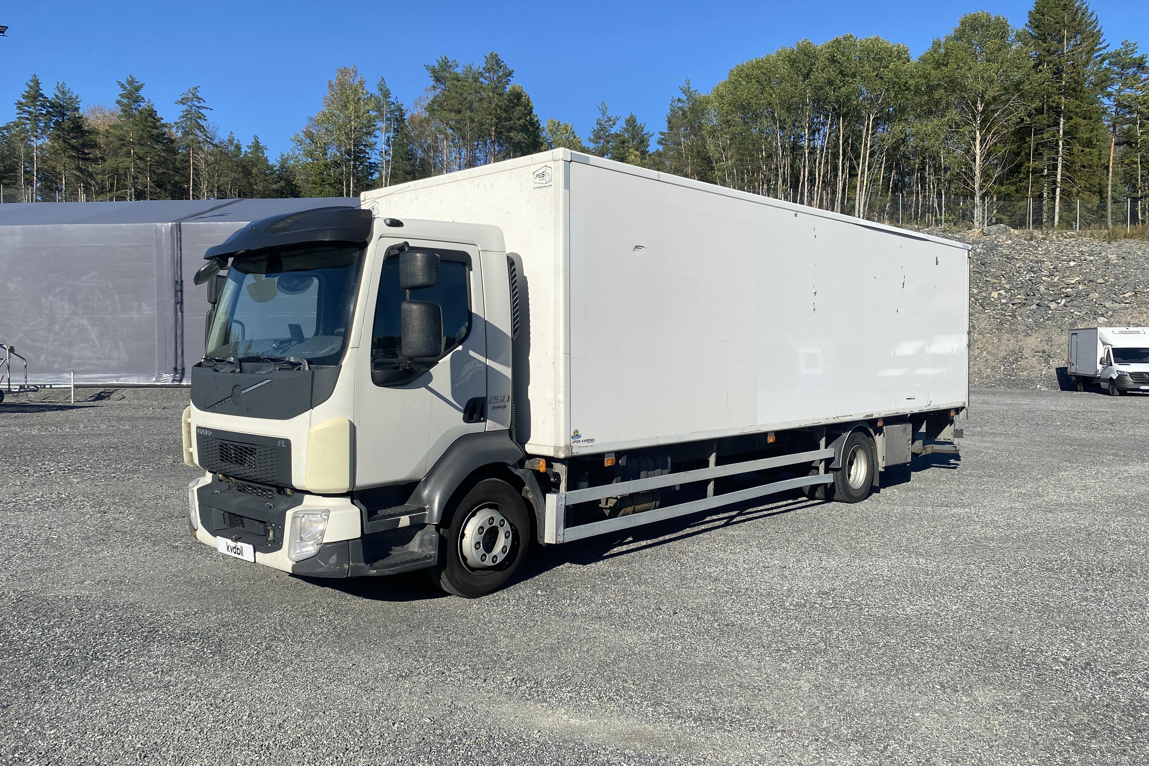 Volvo FL250 - 324 660 km - Automatyczna - biały - 2017