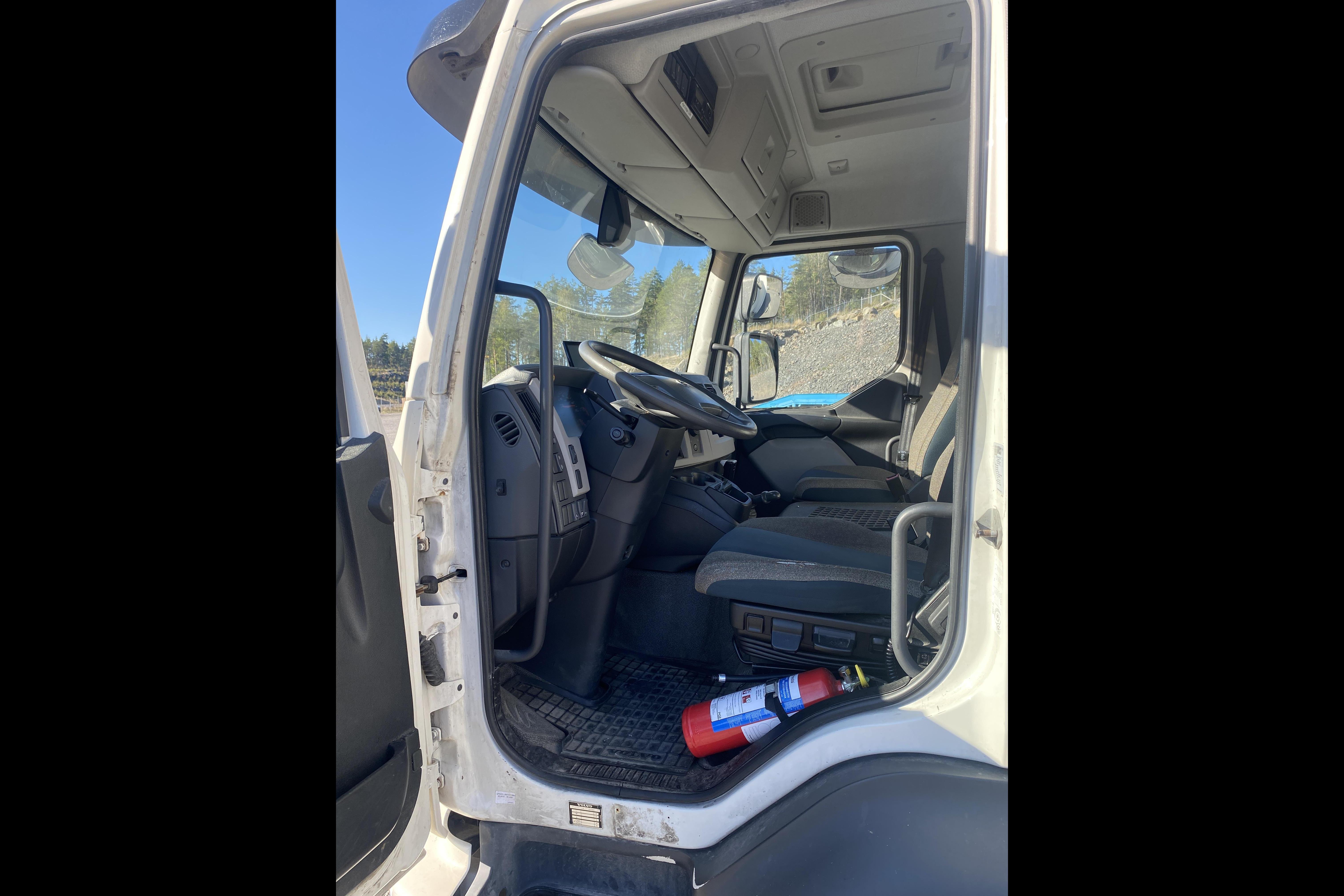 Volvo FL250 - 324 660 km - Automatic - white - 2017