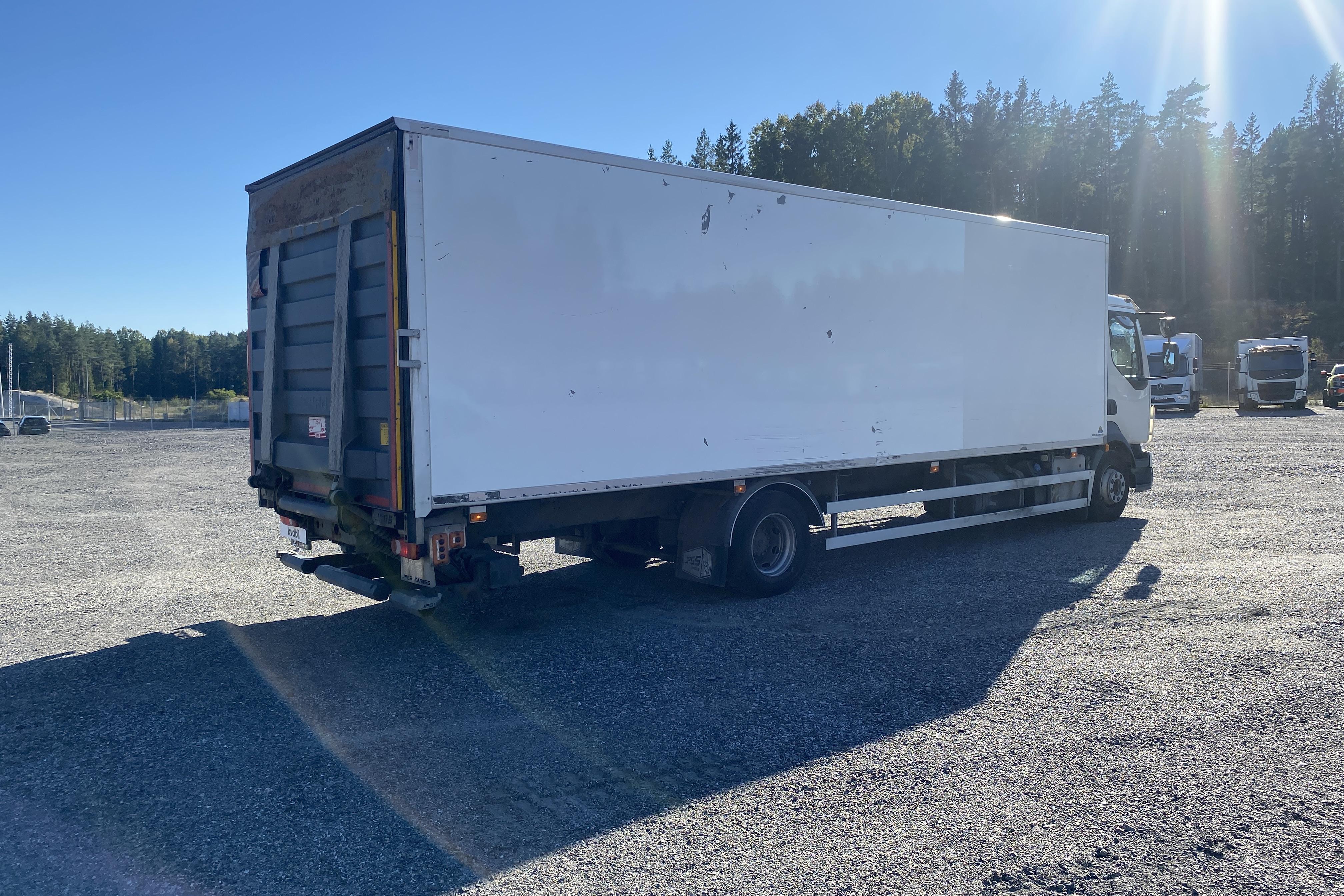 Volvo FL250 - 324 660 km - Automat - vit - 2017