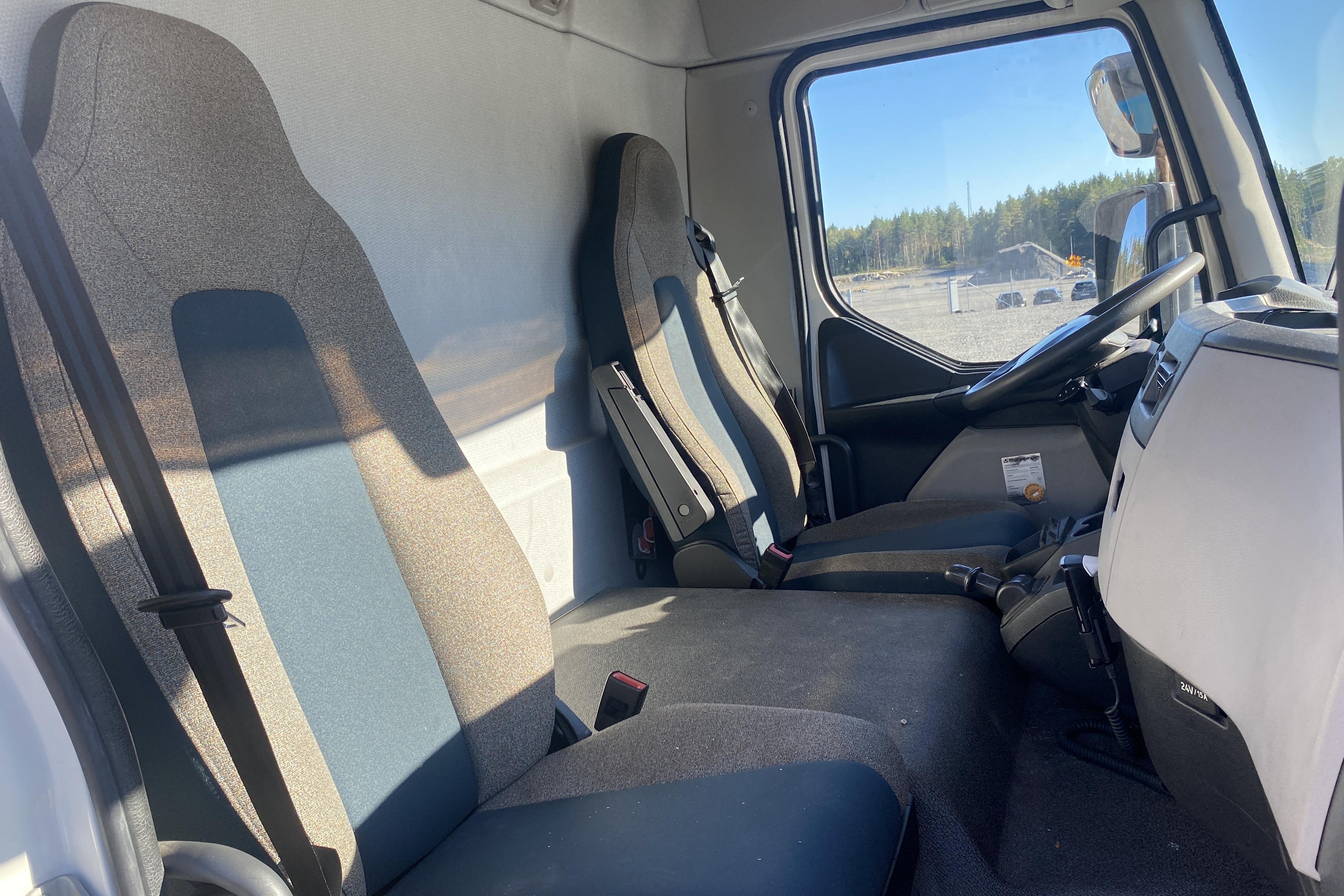 Volvo FL250 - 324 660 km - Automaatne - valge - 2017