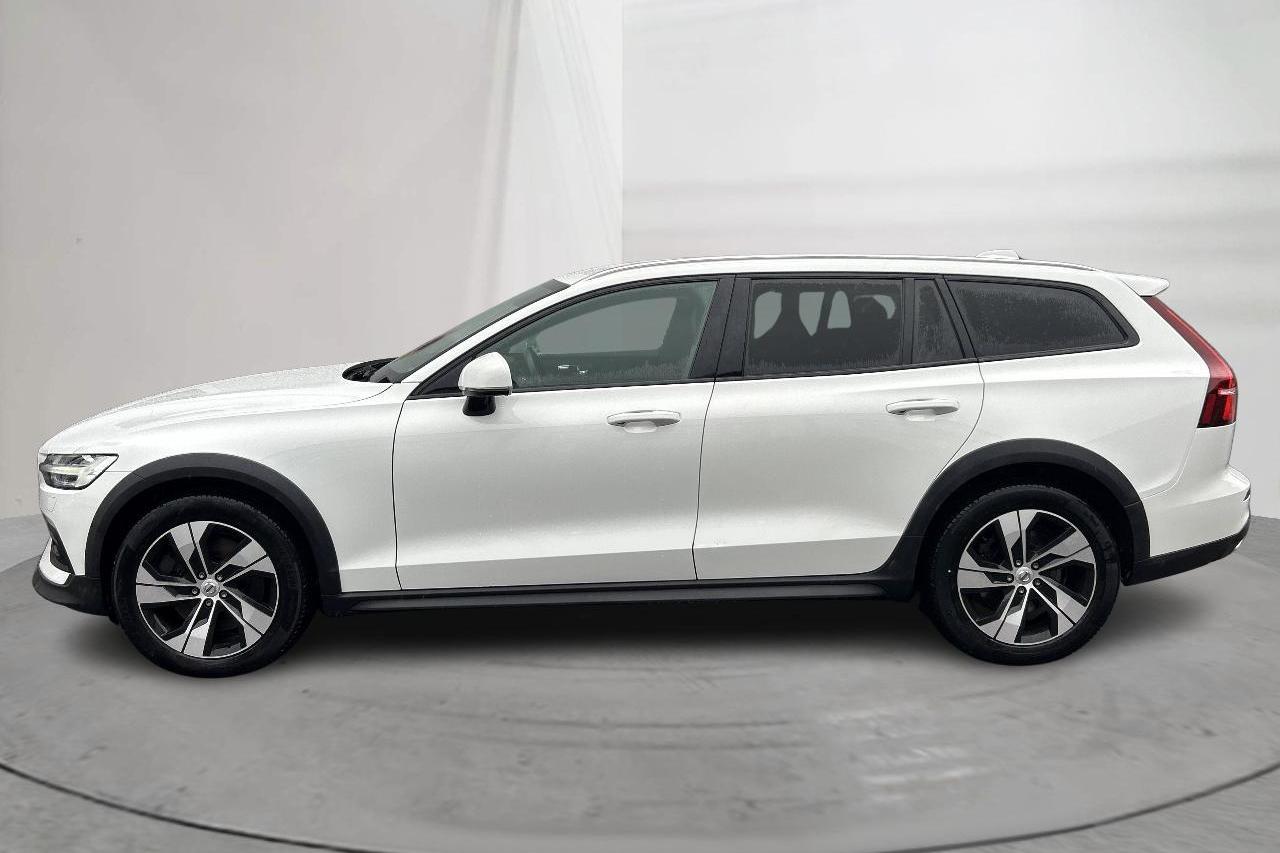 Volvo V60 B4 Cross Country AWD Mildhybrid, Diesel (197hk) - 88 100 km - Automaattinen - valkoinen - 2021