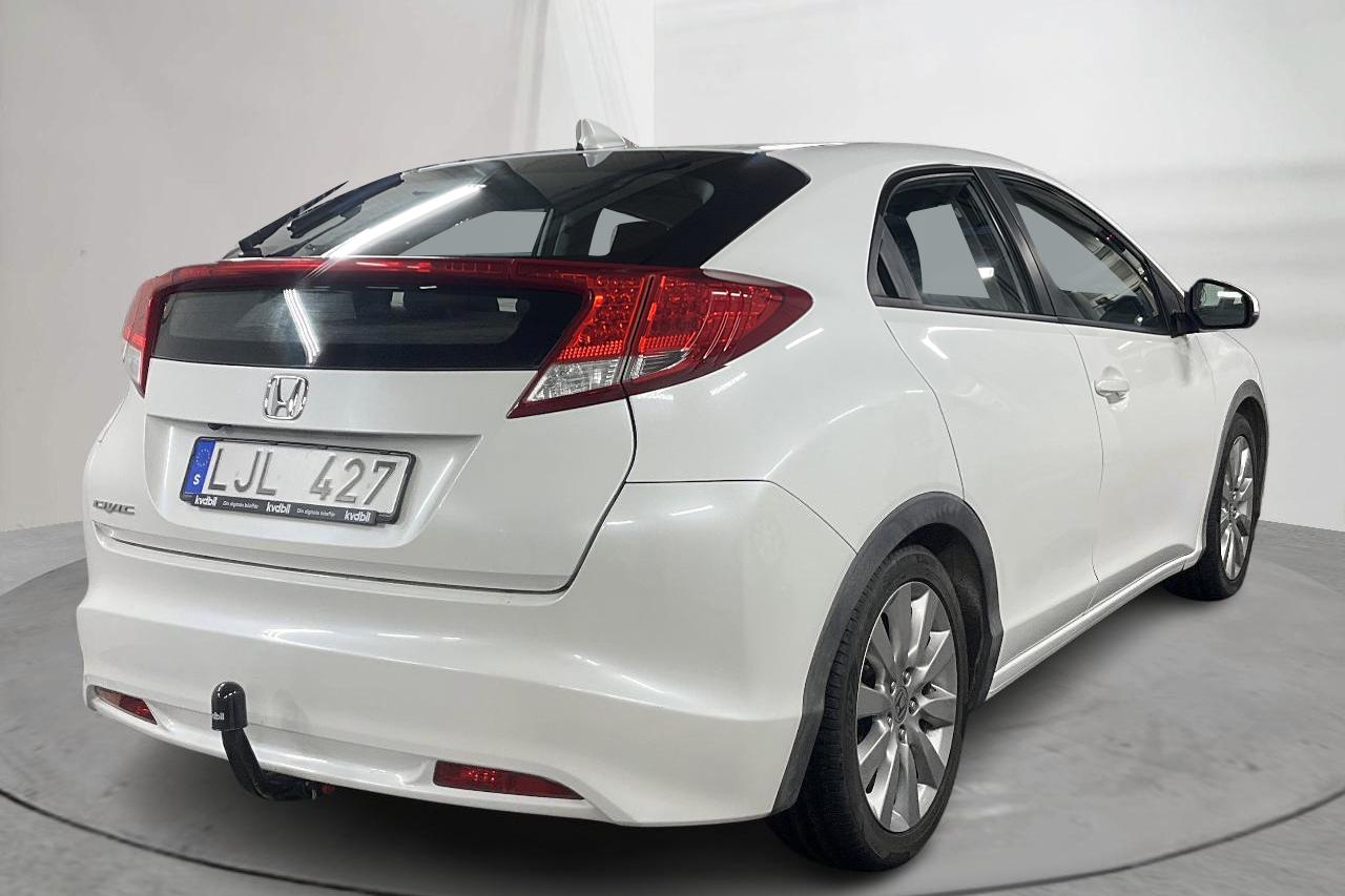 Honda Civic 1.8 i-VTEC 5dr (142hk) - 192 430 km - Manualna - biały - 2012