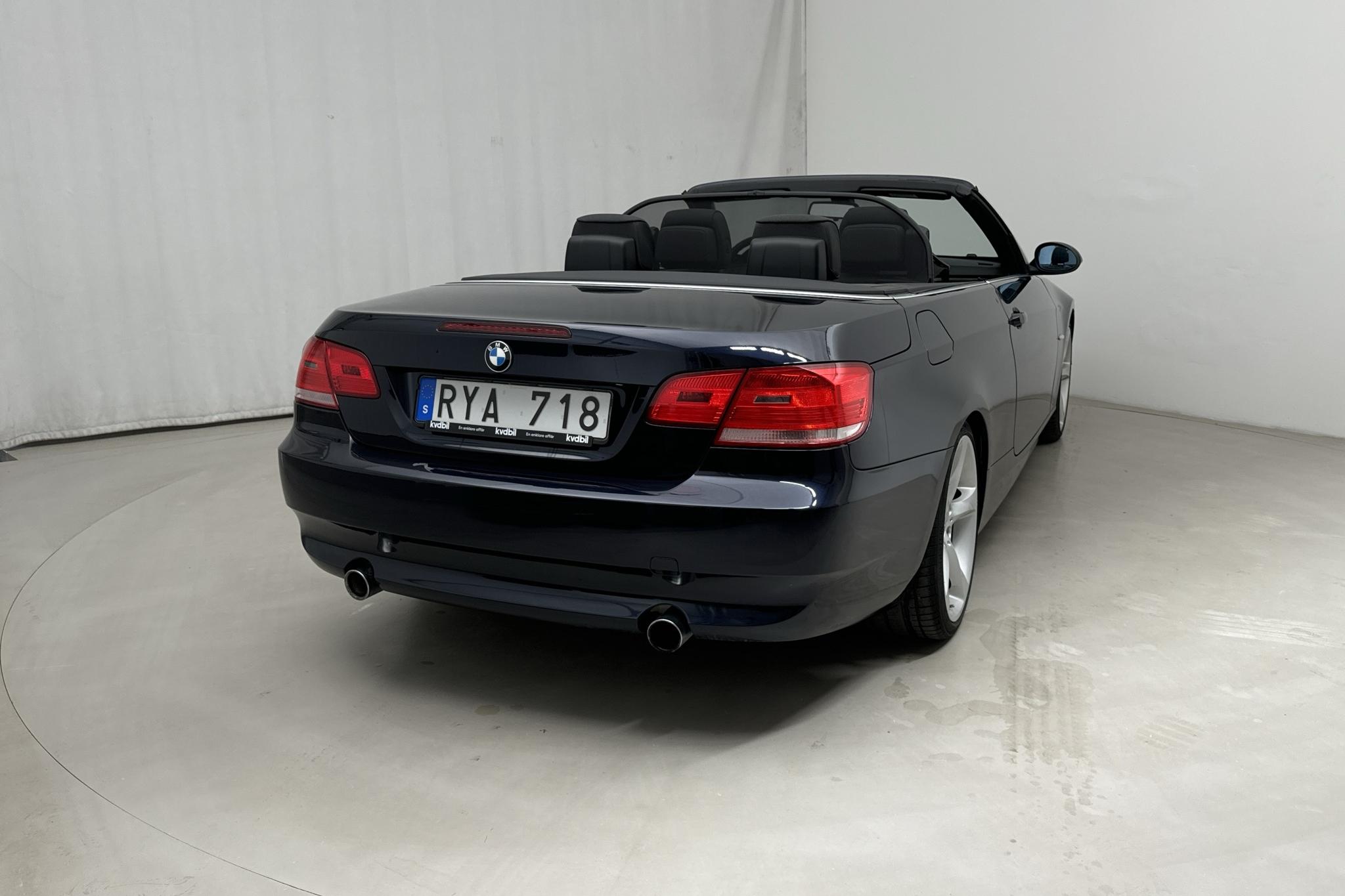 BMW 335i Cabriolet, E93 (306hk) - 6 366 mil - Manuell - Dark Blue - 2009