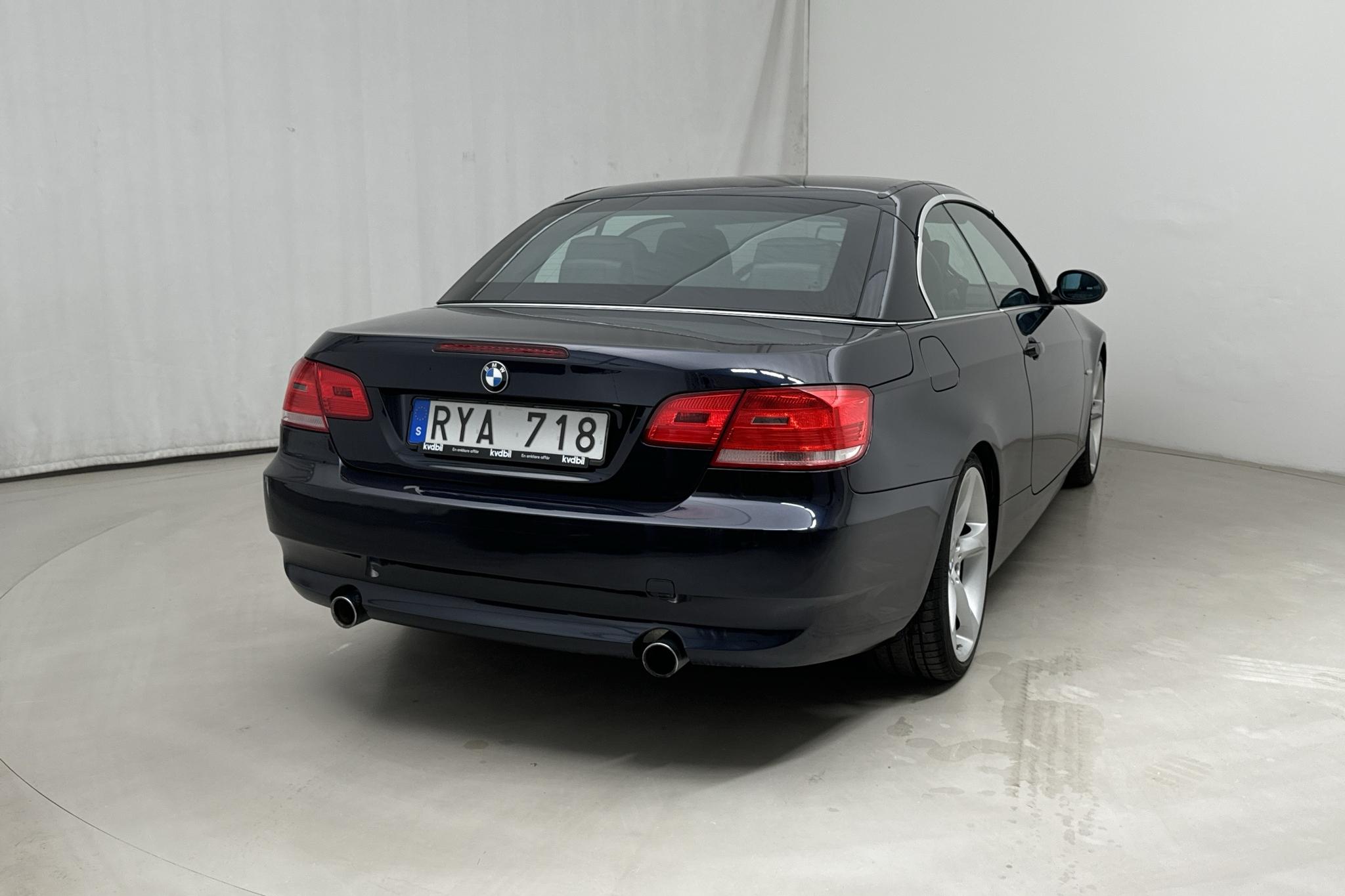 BMW 335i Cabriolet, E93 (306hk) - 63 660 km - Manualna - Dark Blue - 2009