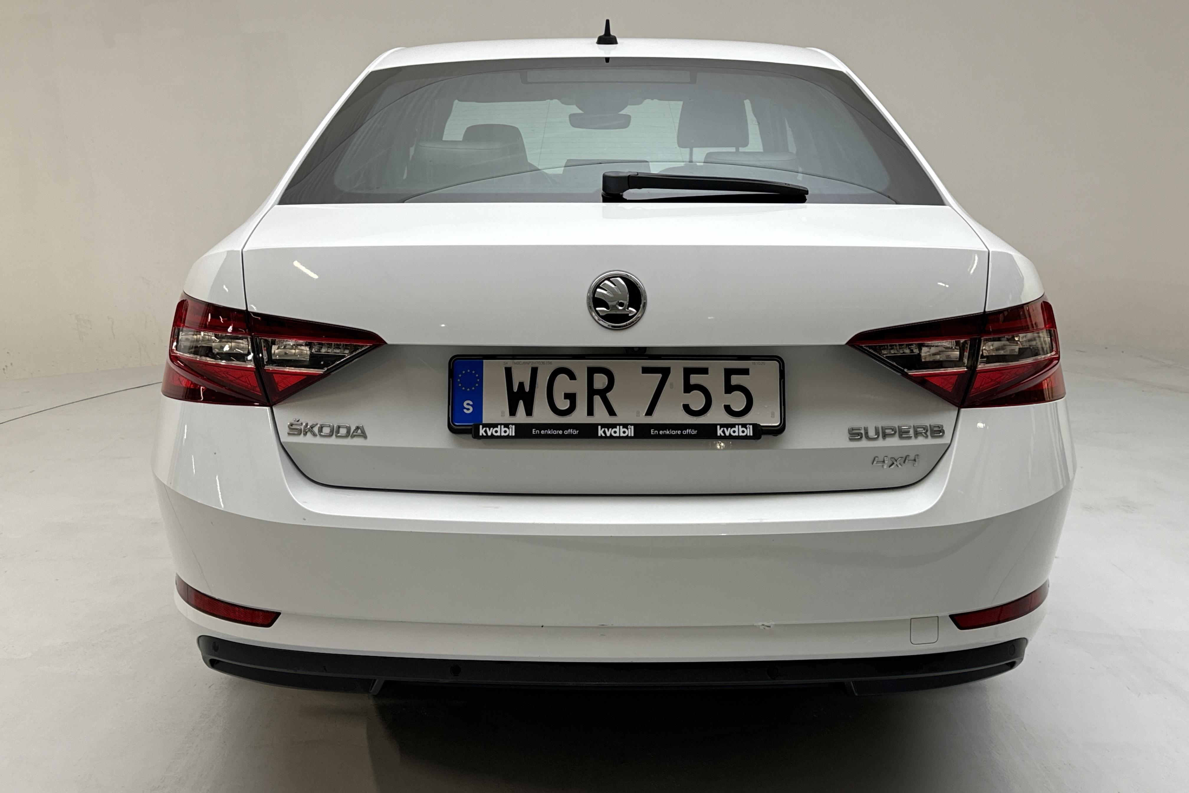 Skoda Superb 2.0 TDI 4X4 (190hk) - 182 970 km - Automaattinen - valkoinen - 2017