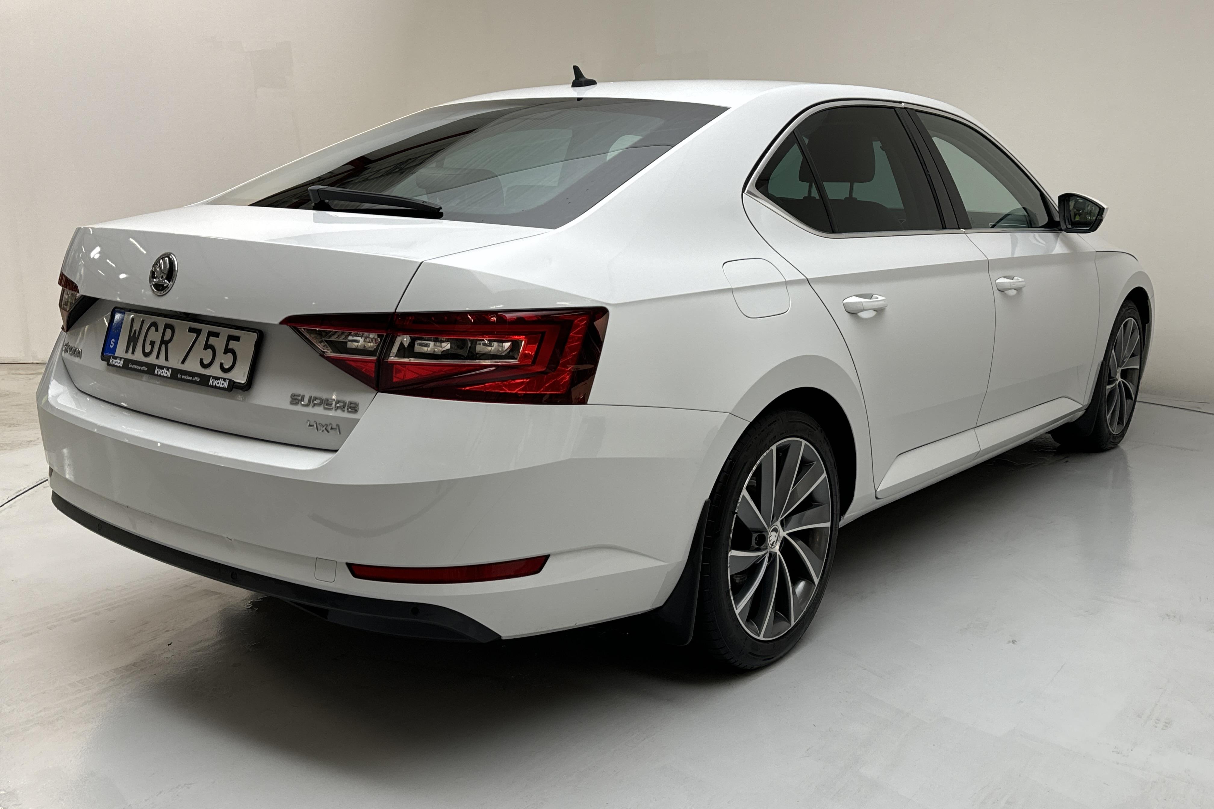 Skoda Superb 2.0 TDI 4X4 (190hk) - 182 970 km - Automatyczna - biały - 2017