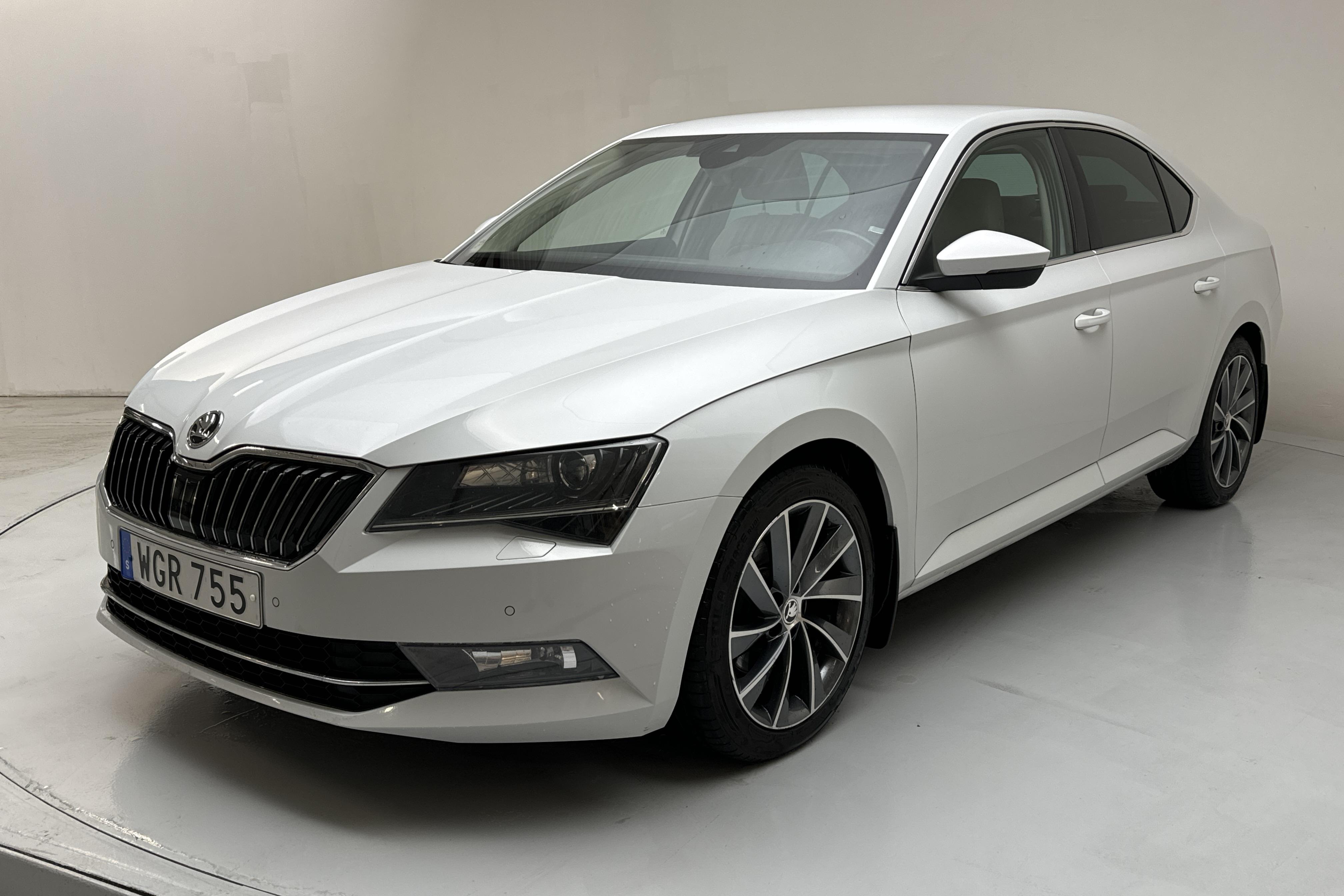 Skoda Superb 2.0 TDI 4X4 (190hk) - 182 970 km - Automatic - white - 2017