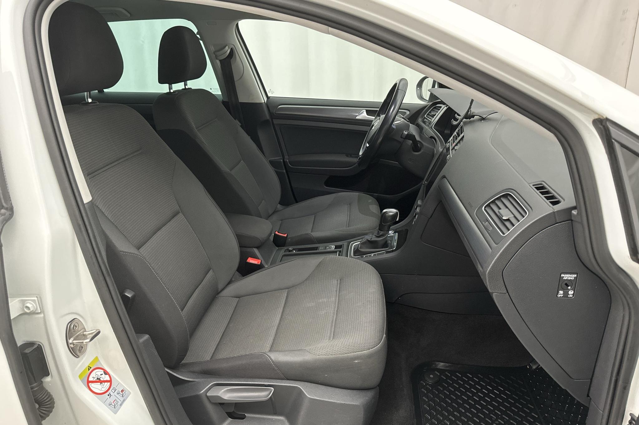 VW e-Golf VII 5dr (136hk) - 128 030 km - Automatyczna - biały - 2020