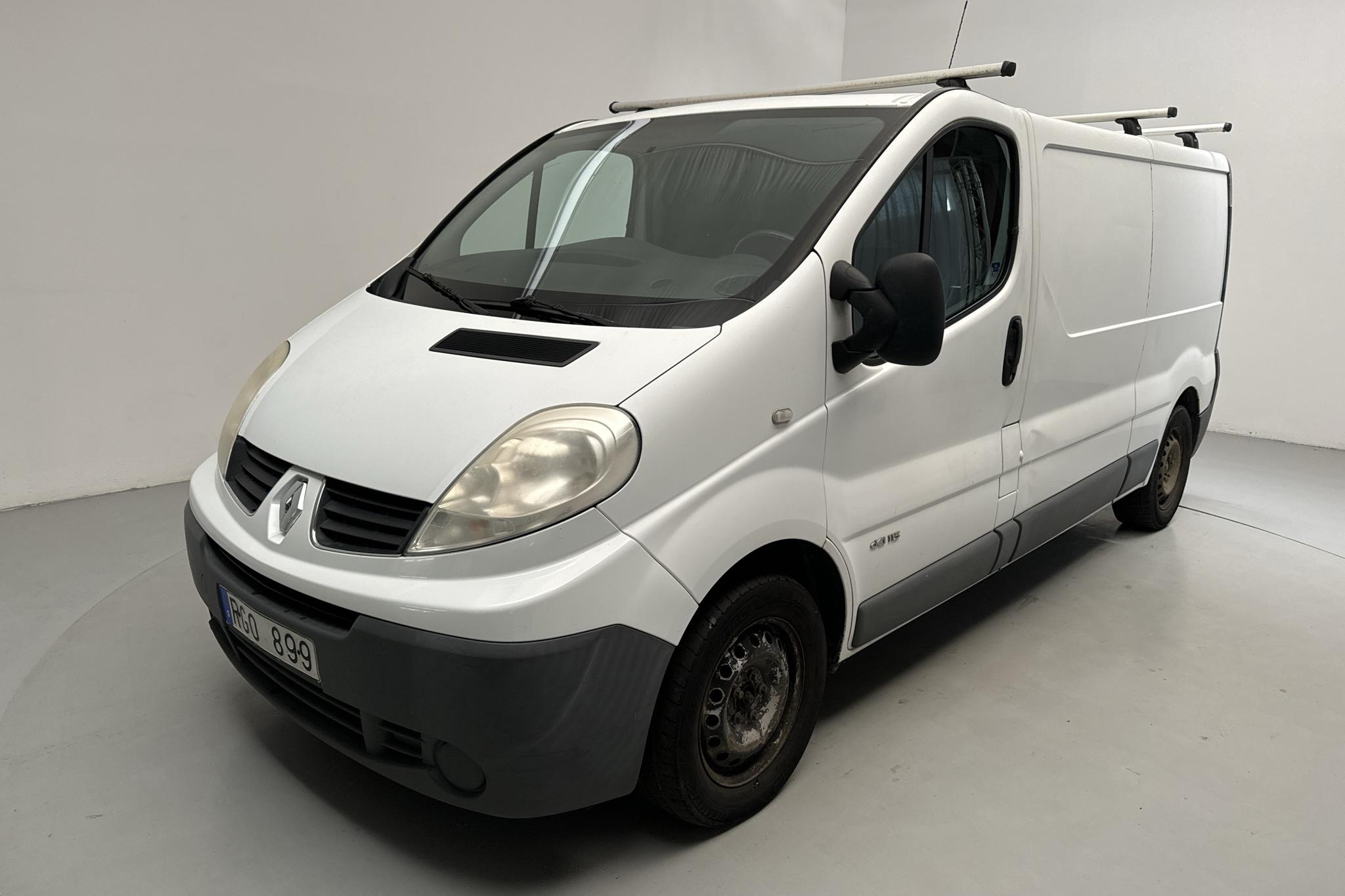 Renault Trafic 2.0 dCi Skåp (115hk) - 192 300 km - Käsitsi - valge - 2012