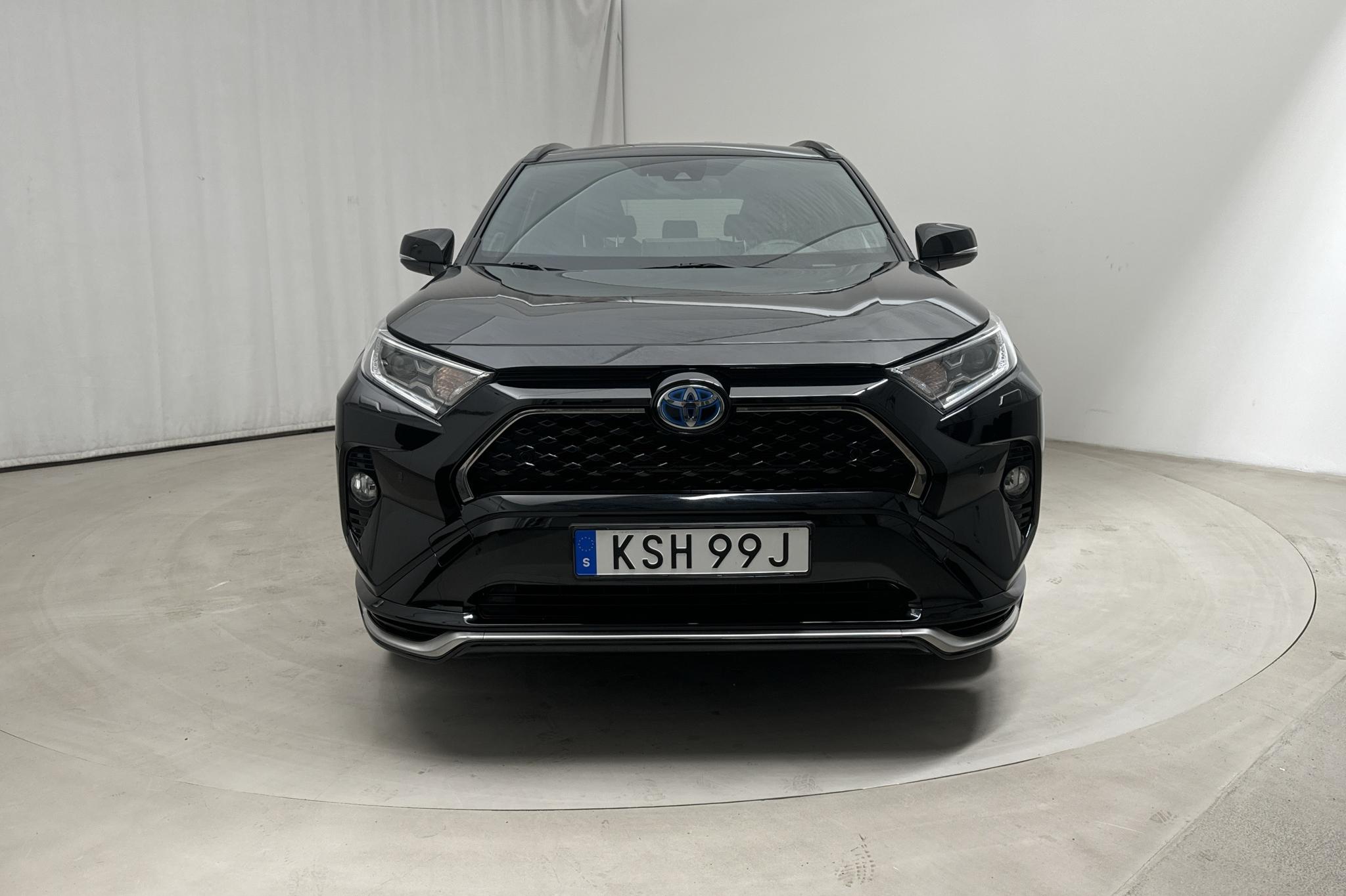 Toyota RAV4 2.5 Plug-in Hybrid AWD (306hk) - 6 530 mil - Automat - svart - 2021