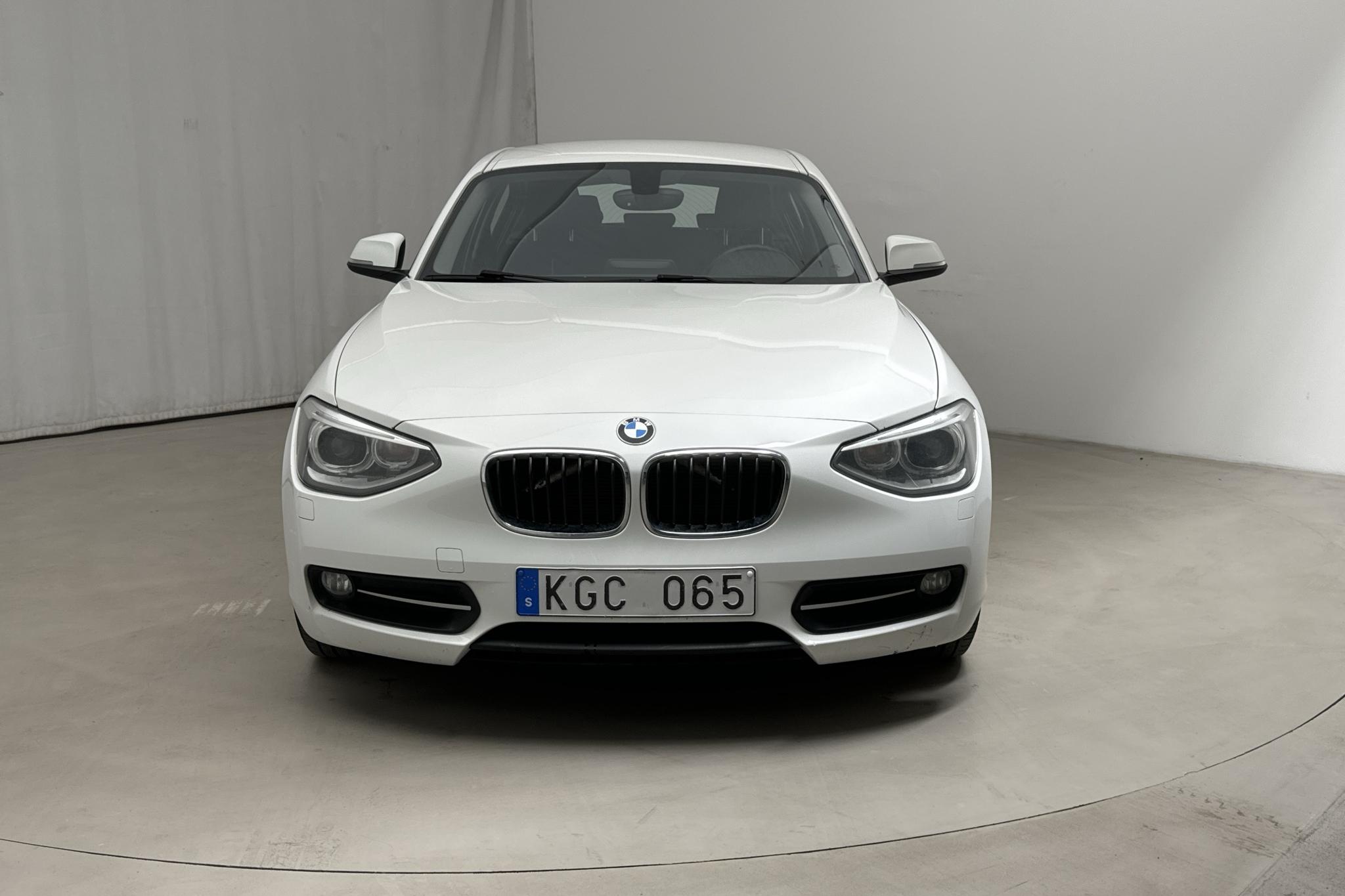 BMW 118d 5dr, F20 (143hk) - 16 368 mil - Manuell - vit - 2013