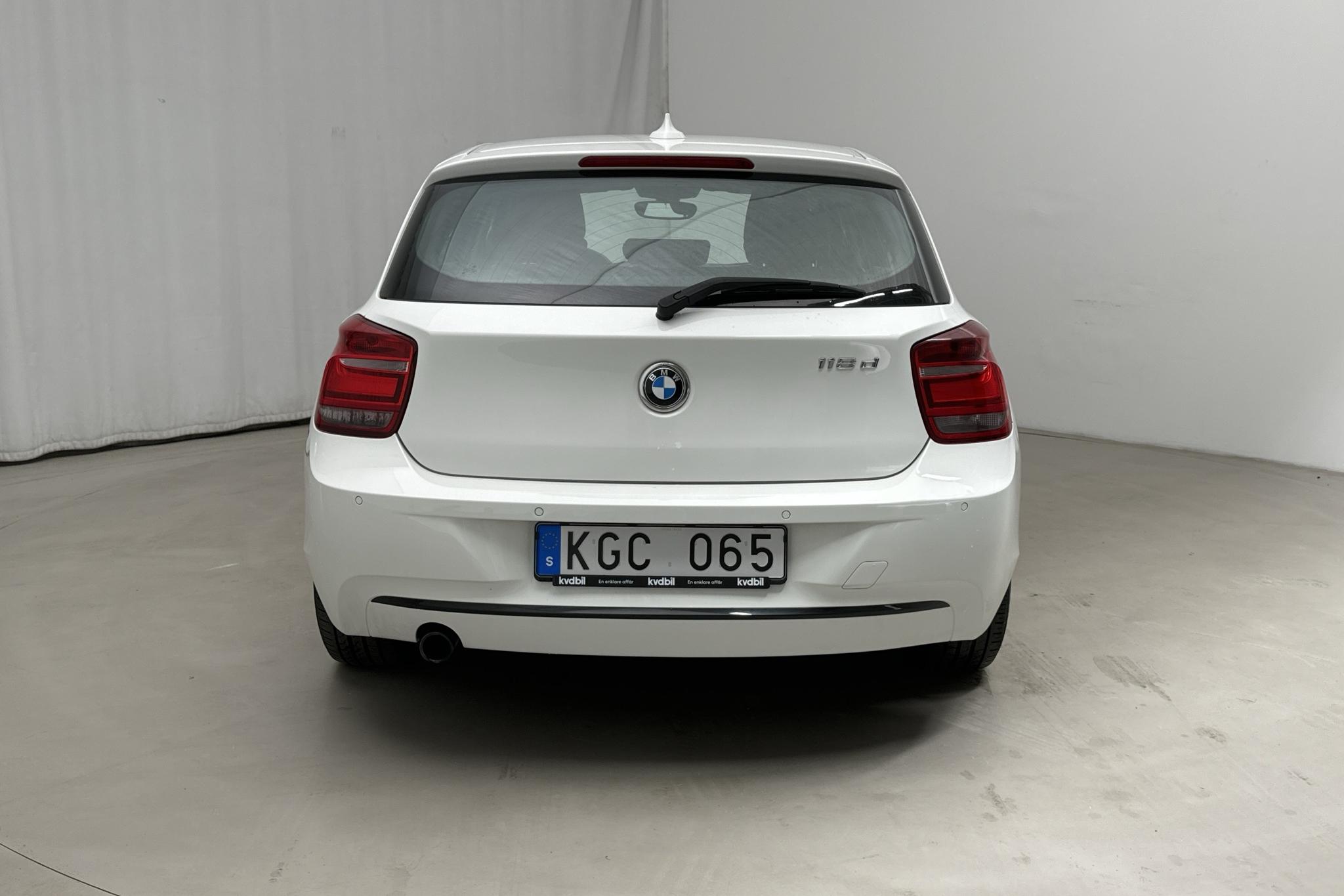 BMW 118d 5dr, F20 (143hk) - 16 368 mil - Manuell - vit - 2013