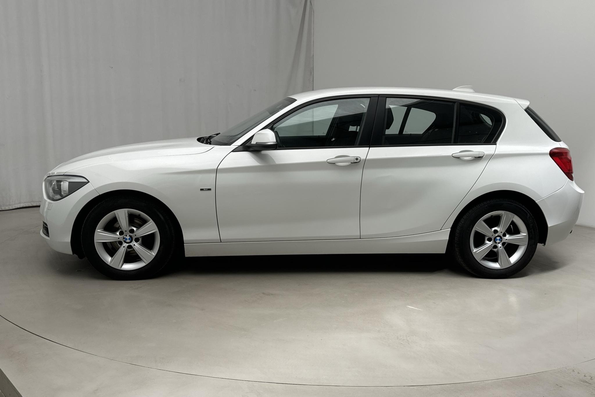 BMW 118d 5dr, F20 (143hk) - 16 368 mil - Manuell - vit - 2013