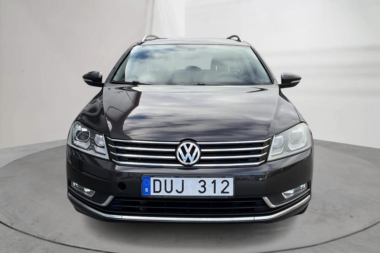 VW Passat 1.4 TSI EcoFuel Variant (150hk) - 255 230 km - Manualna - Dark Brown - 2012