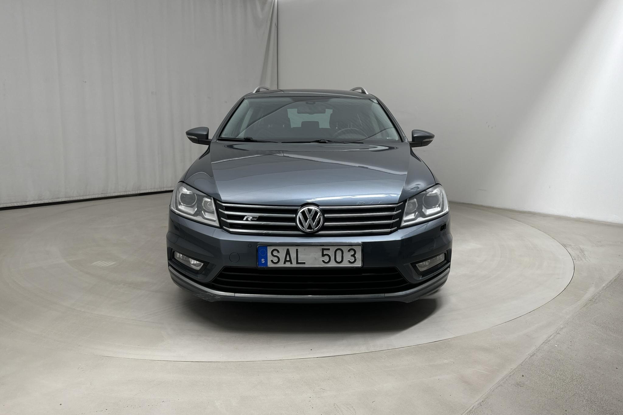 VW Passat 2.0 TDI BlueMotion Technology Variant 4Motion (177hk) - 222 110 km - Automatyczna - Light Grey - 2014