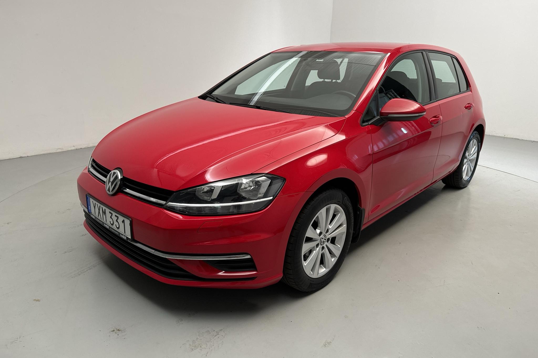 VW Golf VII 1.0 TSI 5dr (110hk) - 69 180 km - Automatyczna - czerwony - 2018