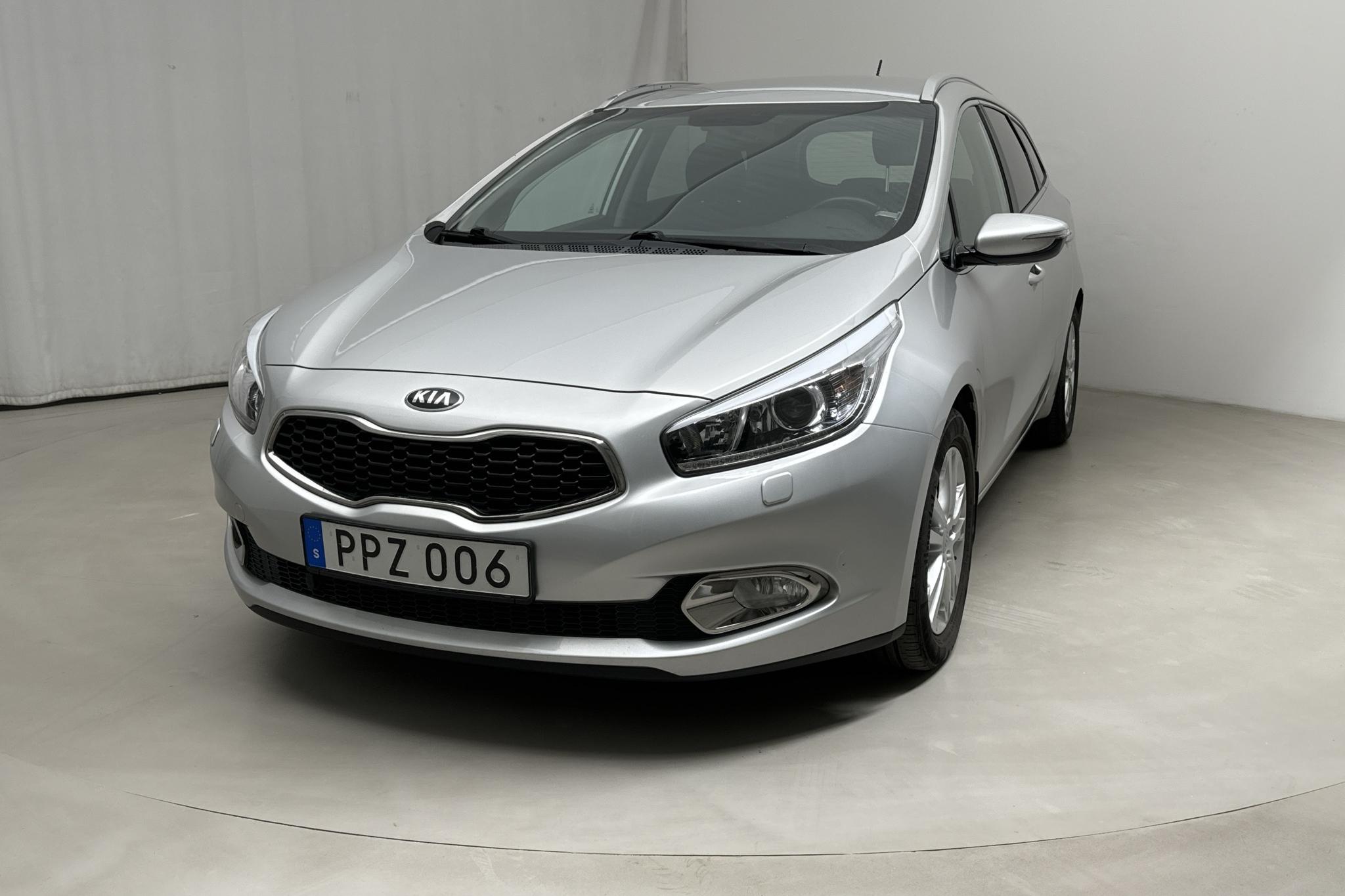 KIA Cee'd 1.6 CRDi SW (128hk) - 162 800 km - Manual - gray - 2014