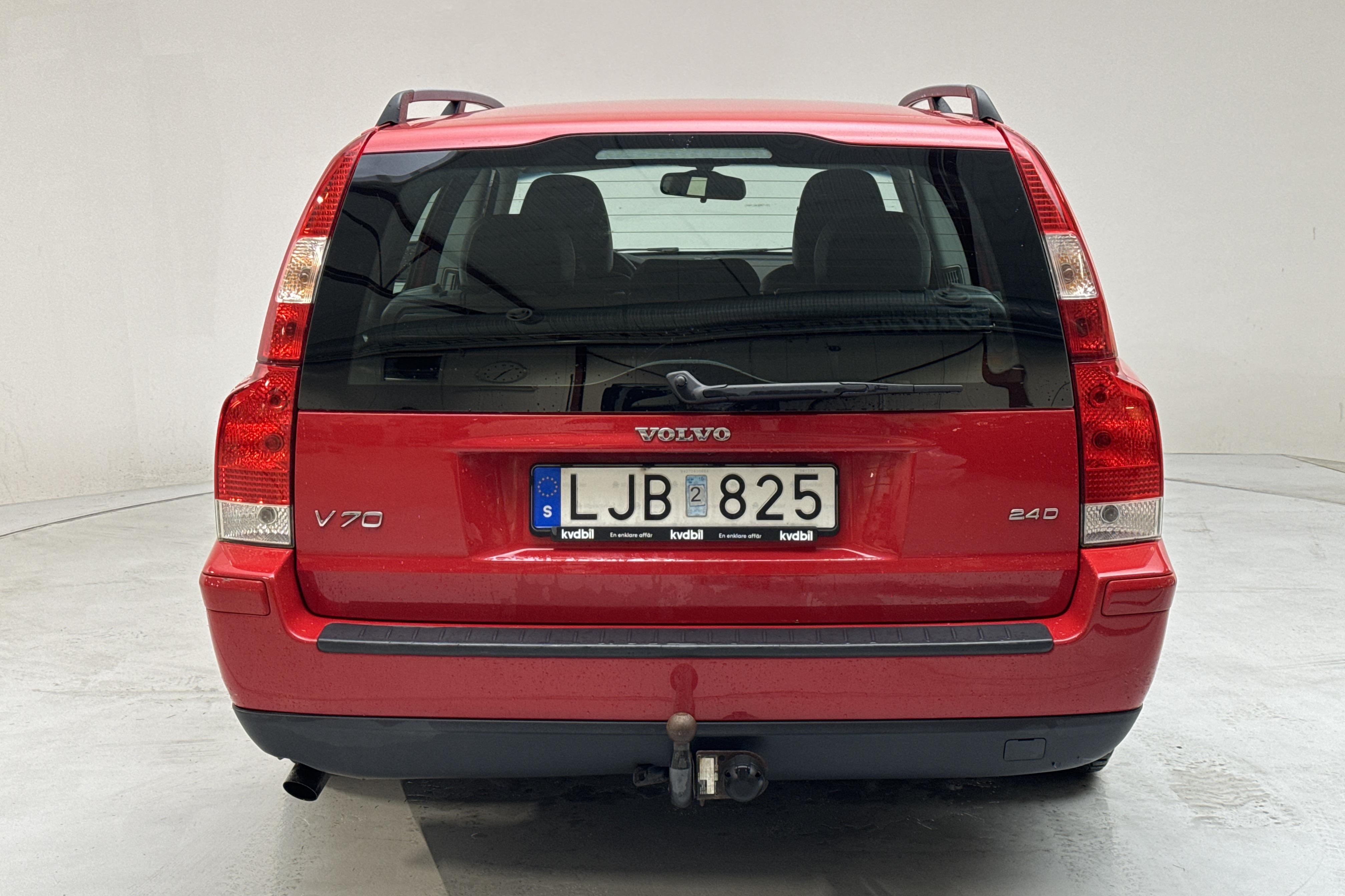 Volvo V70 2.4D (163hk) - 24 975 mil - Manuell - röd - 2007