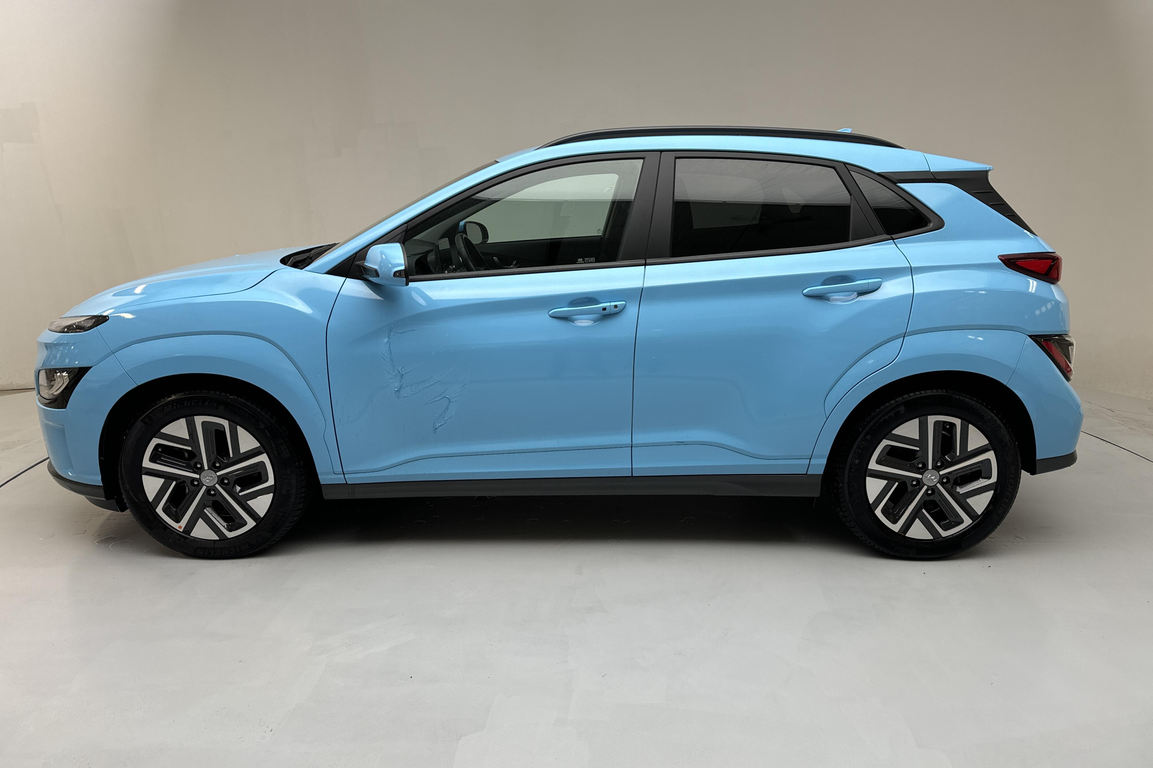 Hyundai Kona Electric 64kWh (204hk) - 29 970 km - Automatic - gray - 2022