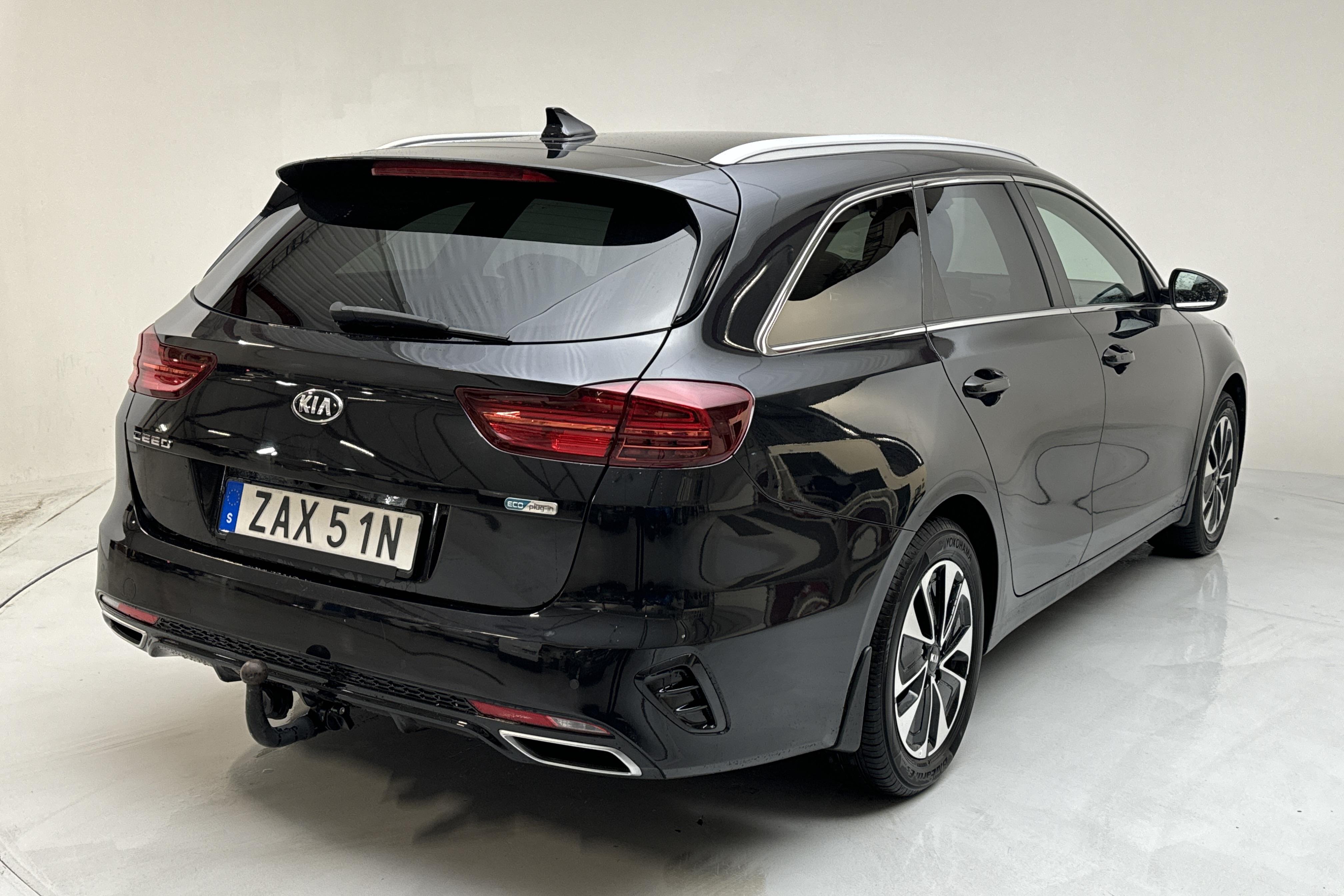 KIA Ceed 1.6 Plug-in Hybrid SW (141hk) - 111 580 km - Automatic - black - 2020