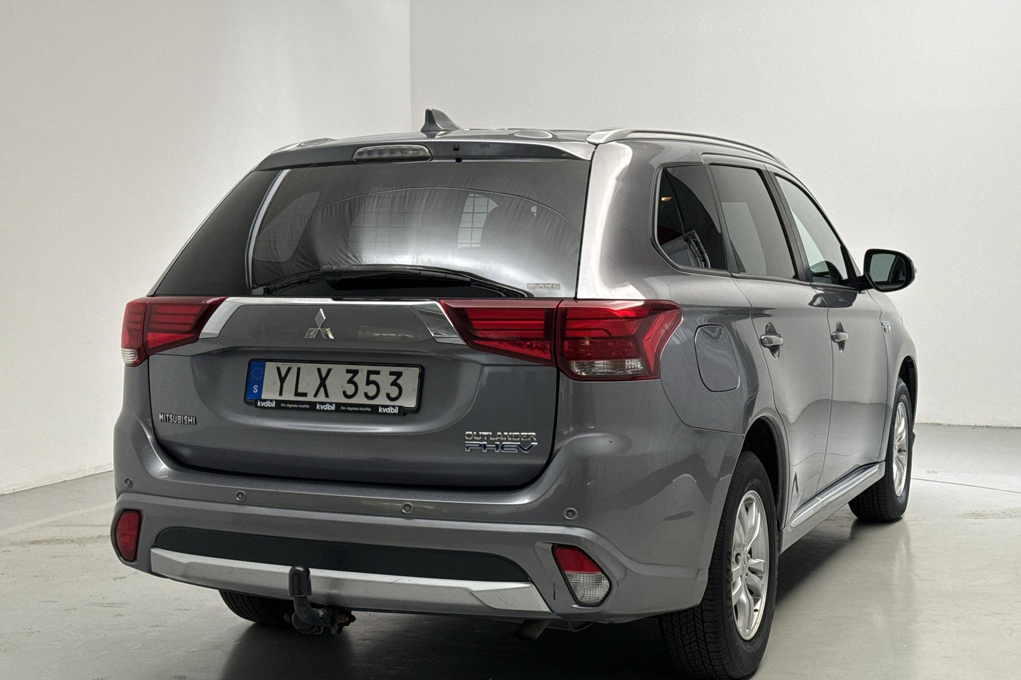 Mitsubishi Outlander 2.0 Plug-in Hybrid 4WD (121hk) - 92 180 km - Automaatne - hall - 2017