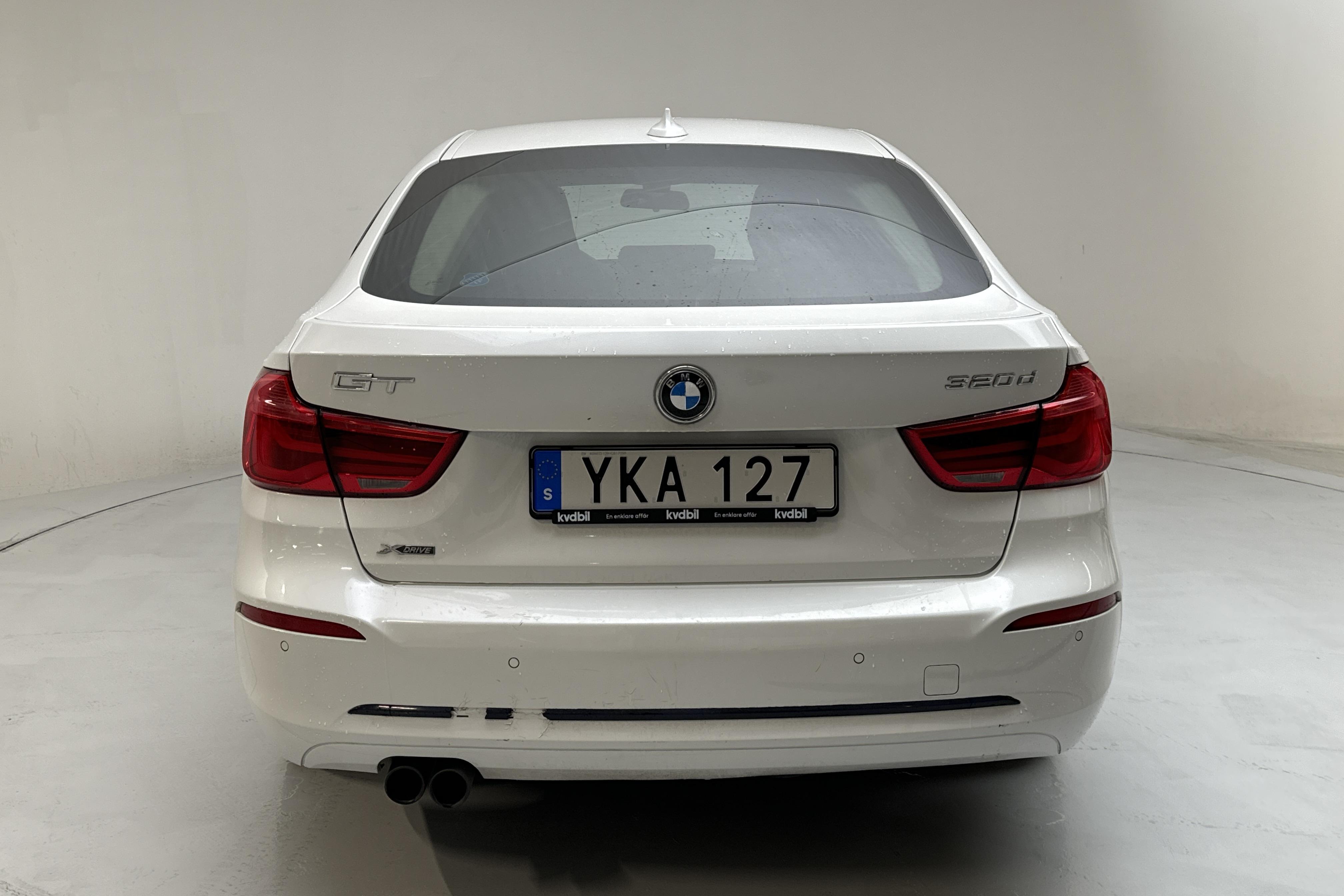 BMW 320d GT xDrive, F34 (190hk) - 14 844 mil - Automat - vit - 2017