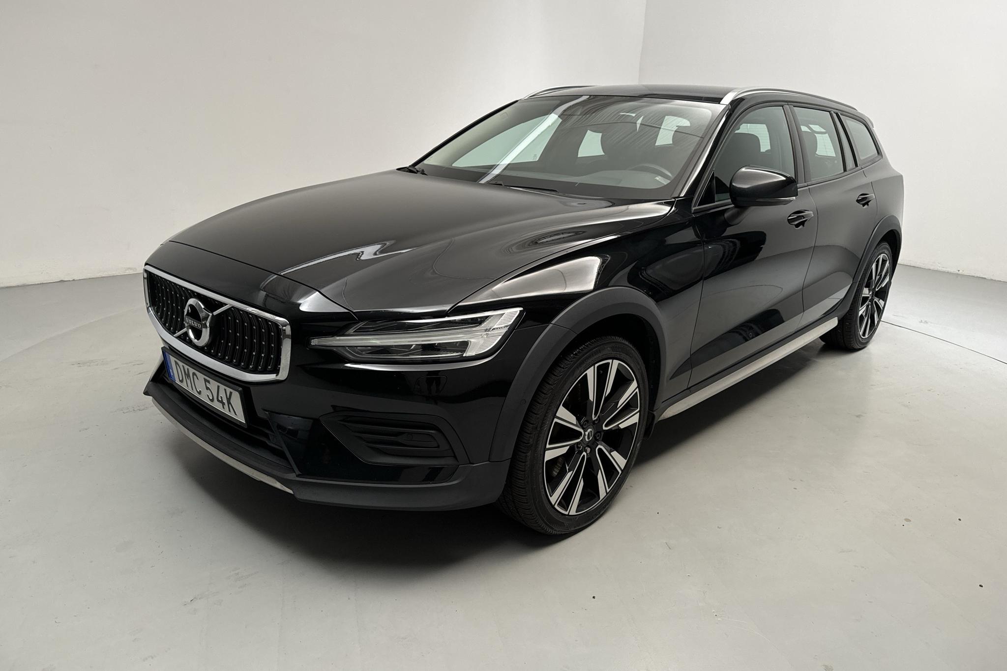 Volvo V60 D4 Cross Country AWD (190hk) - 132 200 km - Automaatne - must - 2019