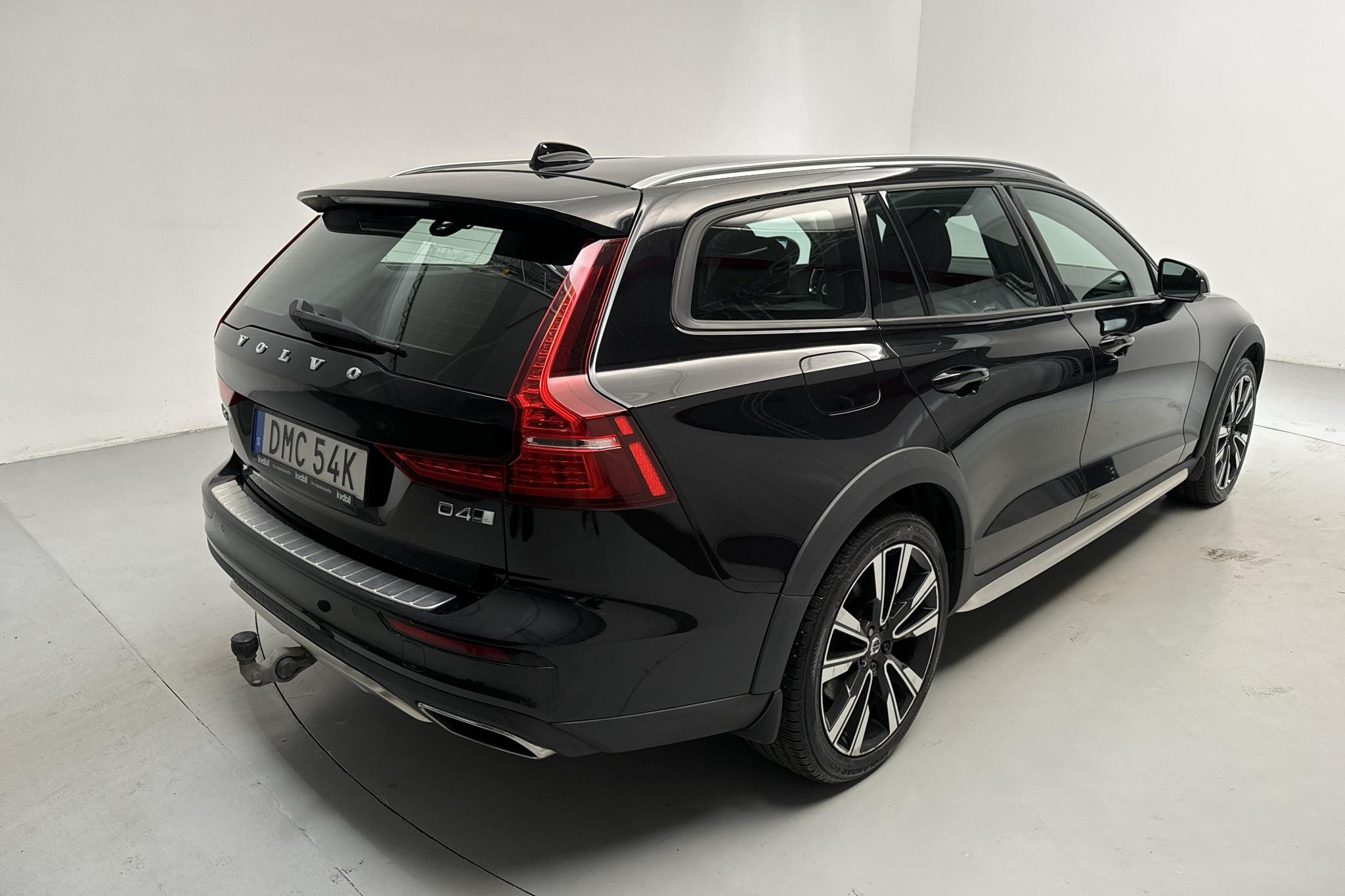 Volvo V60 D4 Cross Country AWD (190hk) - 132 200 km - Automatic - black - 2019