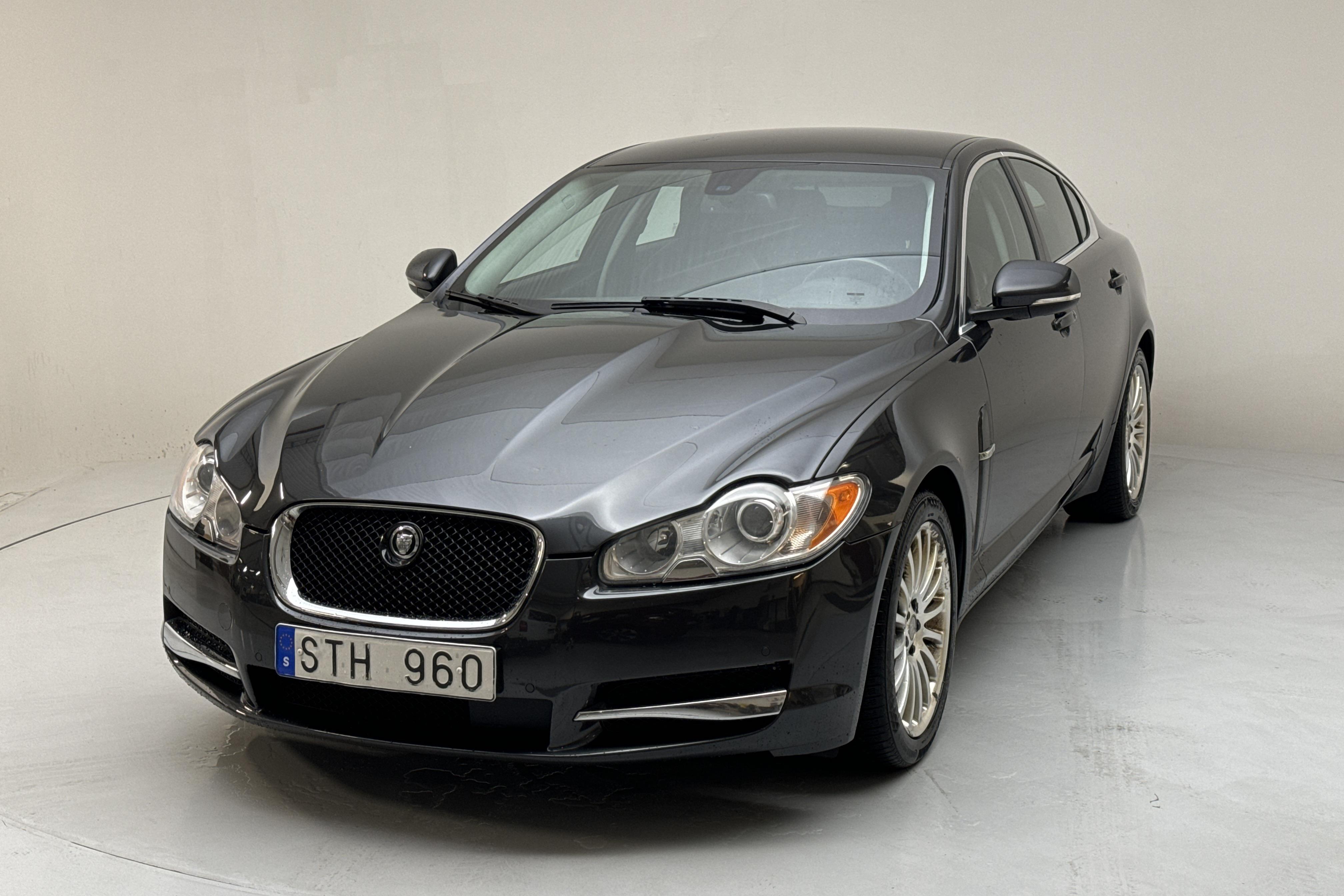 Jaguar XF 3.0 DS (275hk) - 225 280 km - Automatyczna - szary - 2011