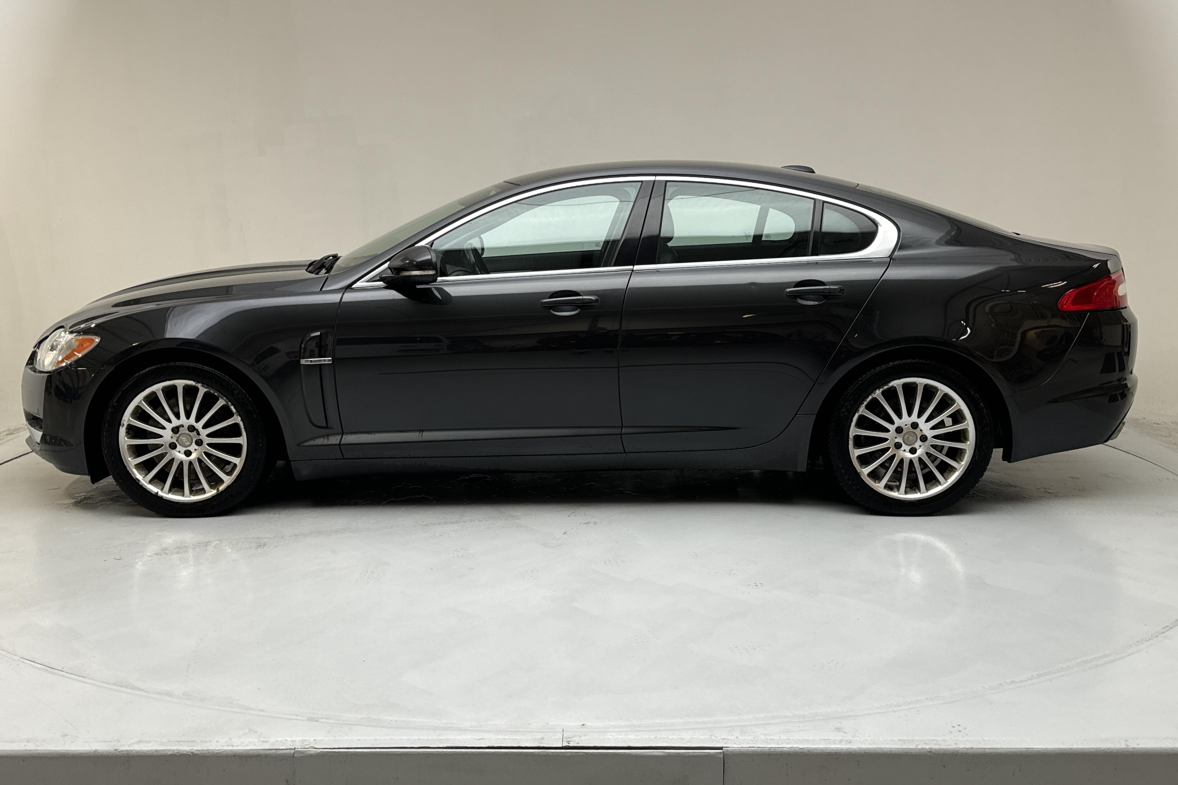 Jaguar XF 3.0 DS (275hk) - 225 280 km - Automaatne - hall - 2011