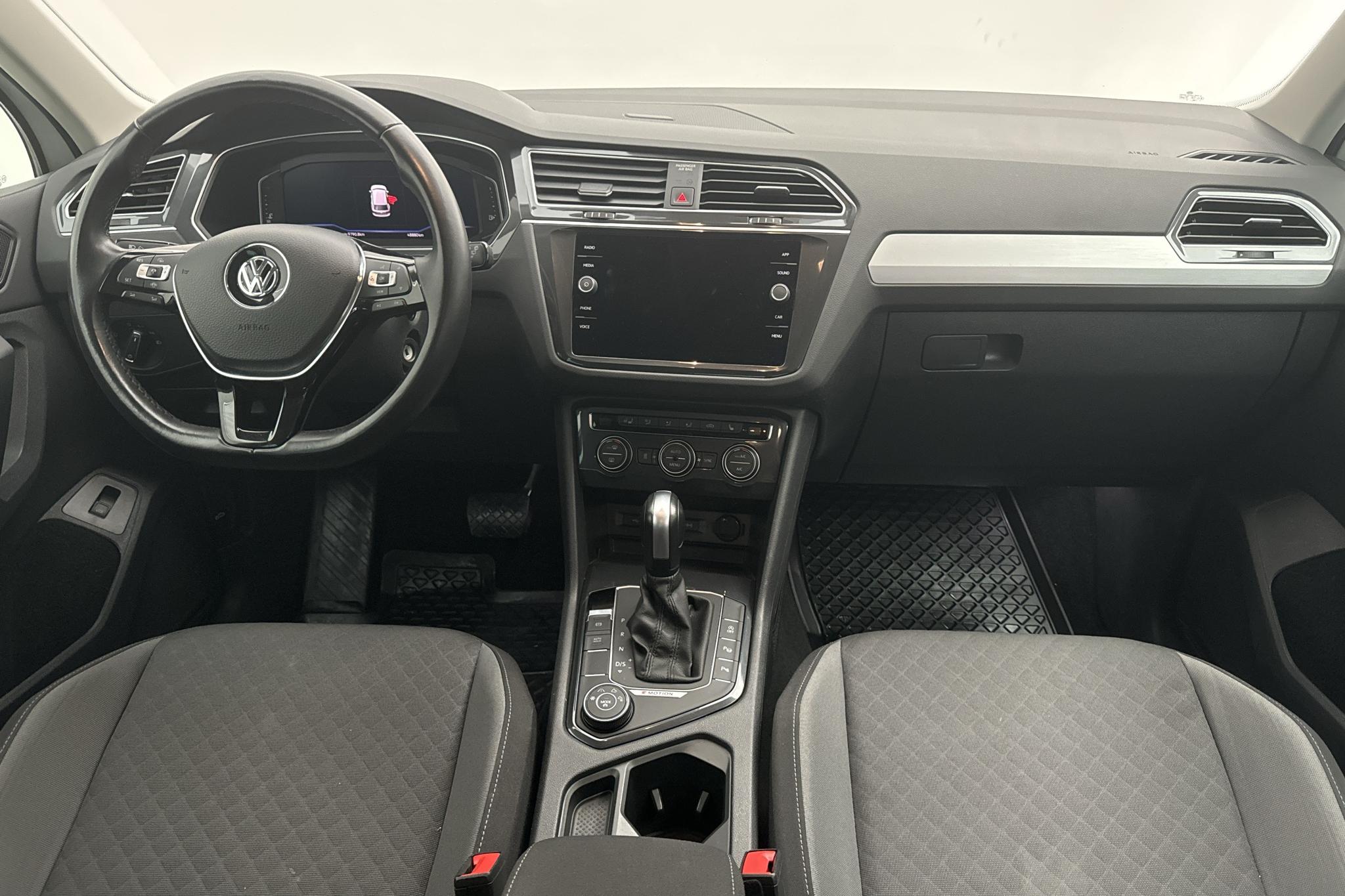 VW Tiguan 2.0 TSI 4MOTION (190hk) - 48 880 km - Automatyczna - biały - 2020