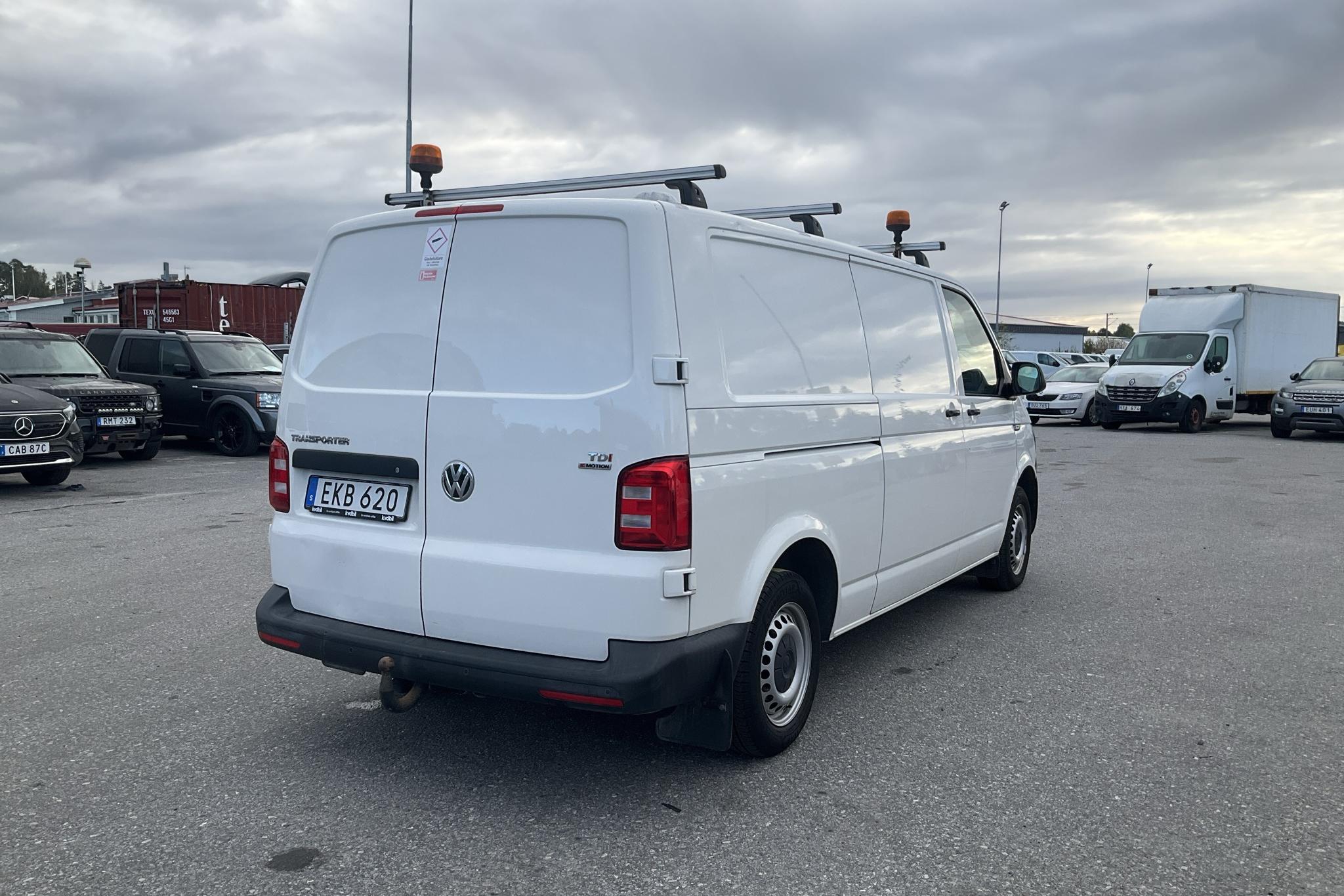 VW Transporter T6 2.0 TDI BMT Skåp 4MOTION (150hk) - 106 070 km - Käsitsi - valge - 2018