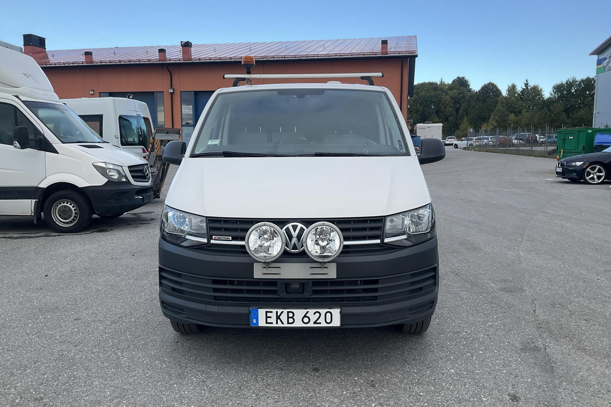 VW Transporter T6 2.0 TDI BMT Skåp 4MOTION (150hk) - 106 070 km - Manualna - biały - 2018