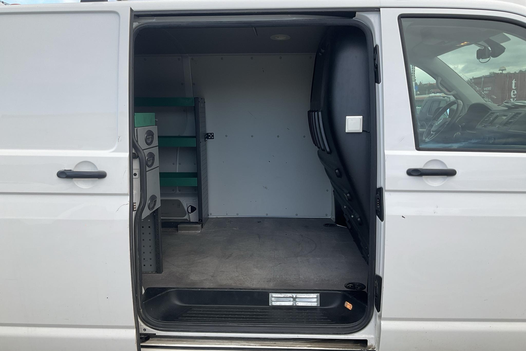 VW Transporter T6 2.0 TDI BMT Skåp 4MOTION (150hk) - 106 070 km - Manuaalinen - valkoinen - 2018