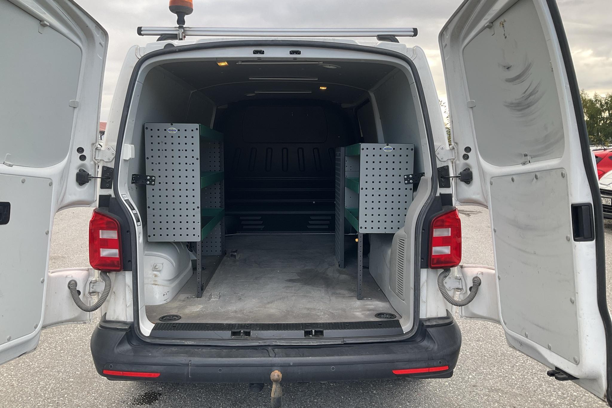 VW Transporter T6 2.0 TDI BMT Skåp 4MOTION (150hk) - 106 070 km - Manualna - biały - 2018