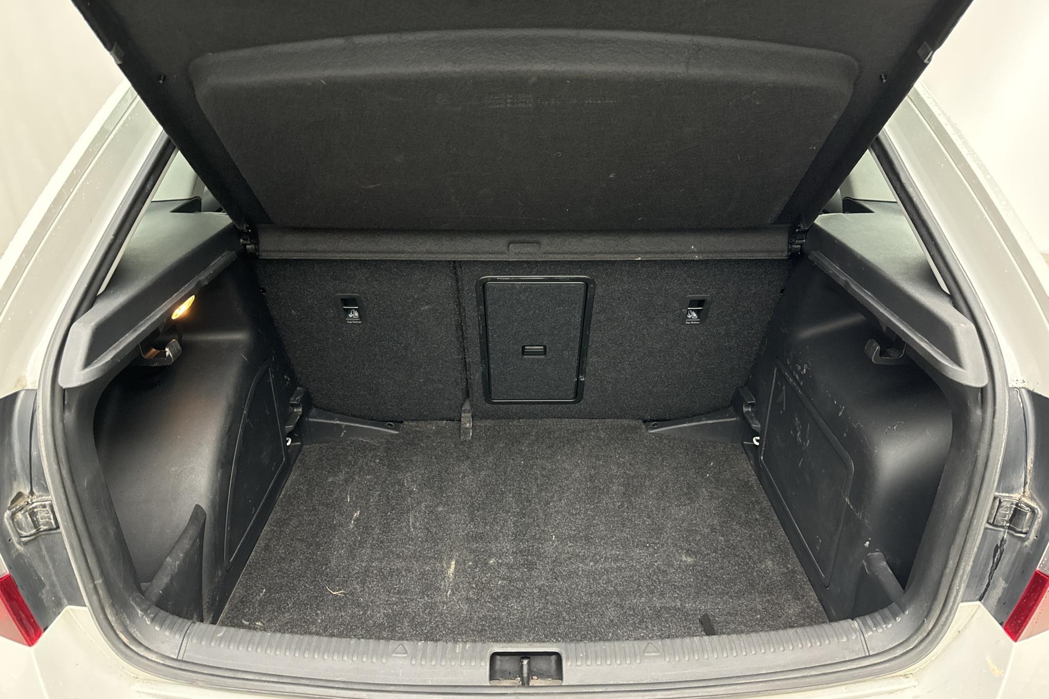 Skoda Rapid 1.4 TDI Spaceback (90hk) - 96 580 km - Käsitsi - valge - 2018