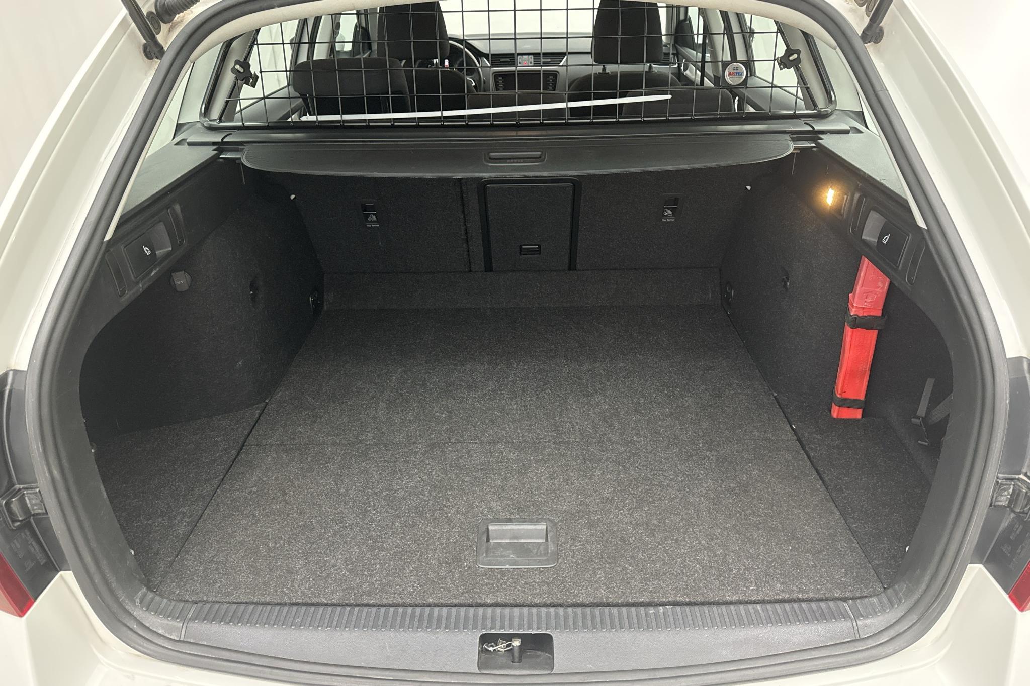 Skoda Octavia III 2.0 TDI CR Combi 4x4 (150hk) - 85 270 km - Manuaalinen - valkoinen - 2018