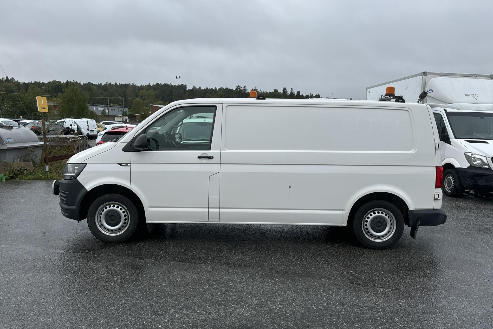 VW Transporter T6 2.0 TDI BMT Skåp 4MOTION (150hk) - 136 230 km - Manualna - biały - 2017