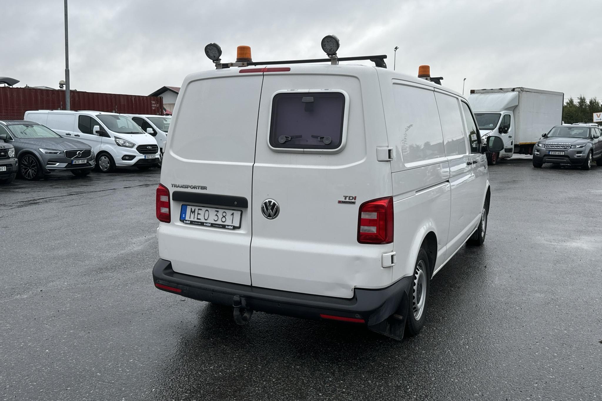 VW Transporter T6 2.0 TDI BMT Skåp 4MOTION (150hk) - 13 623 mil - Manuell - vit - 2017