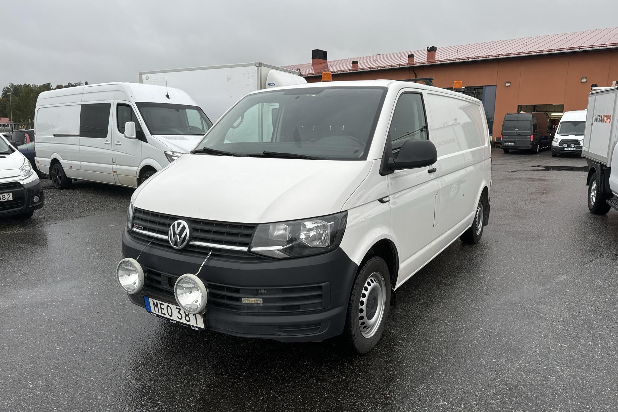 VW Transporter T6 2.0 TDI BMT Skåp 4MOTION (150hk) - 13 623 mil - Manuell - vit - 2017