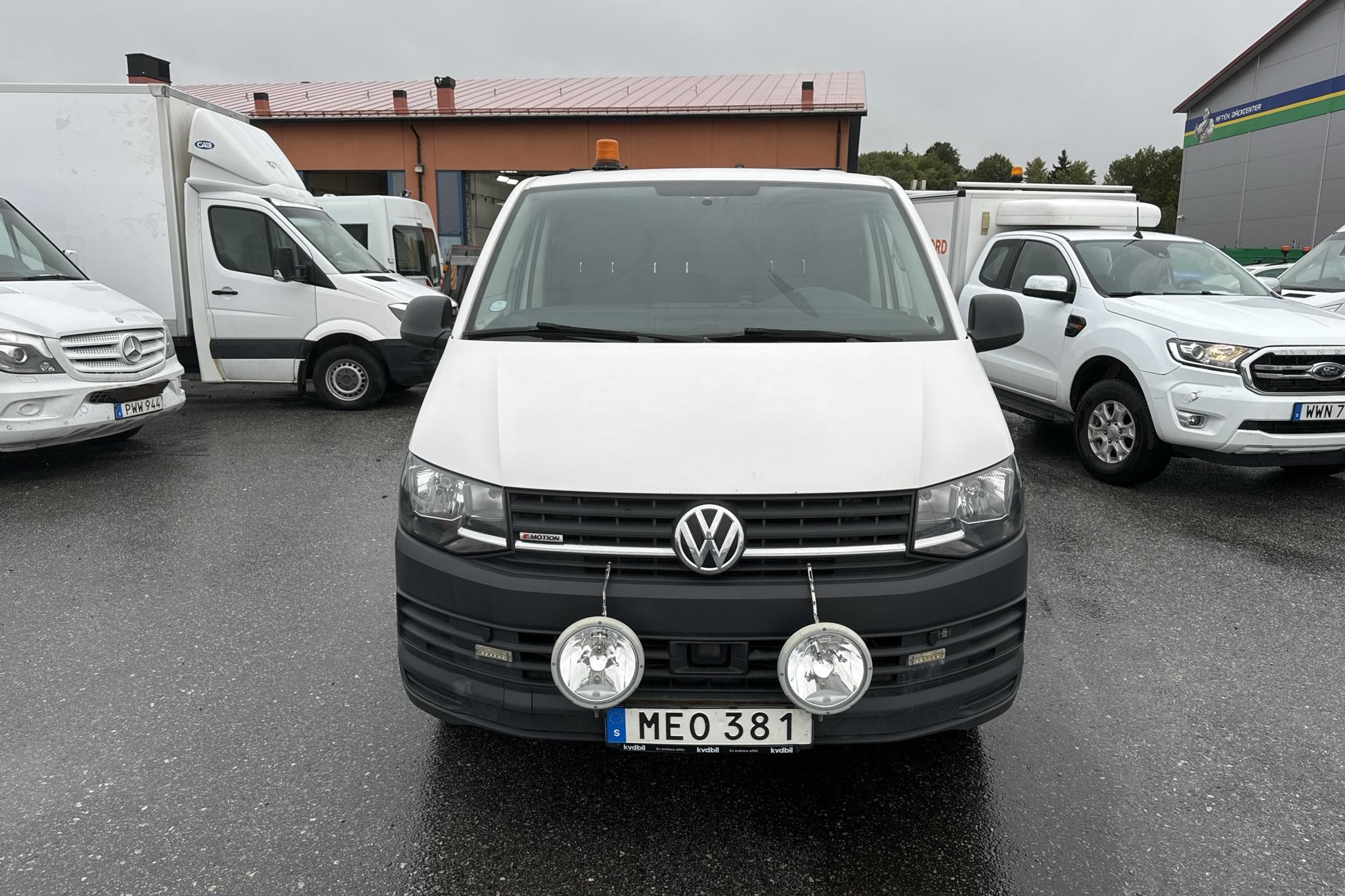 VW Transporter T6 2.0 TDI BMT Skåp 4MOTION (150hk) - 13 623 mil - Manuell - vit - 2017