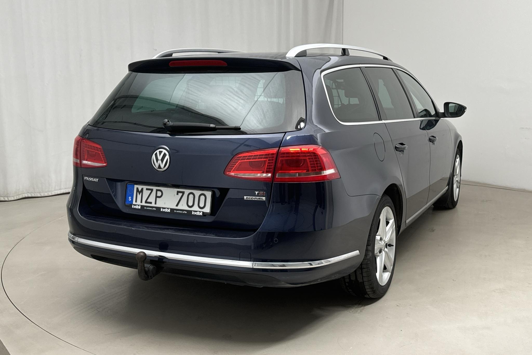 VW Passat 1.4 TSI EcoFuel Variant (150hk) - 13 589 mil - Automat - Dark Blue - 2013