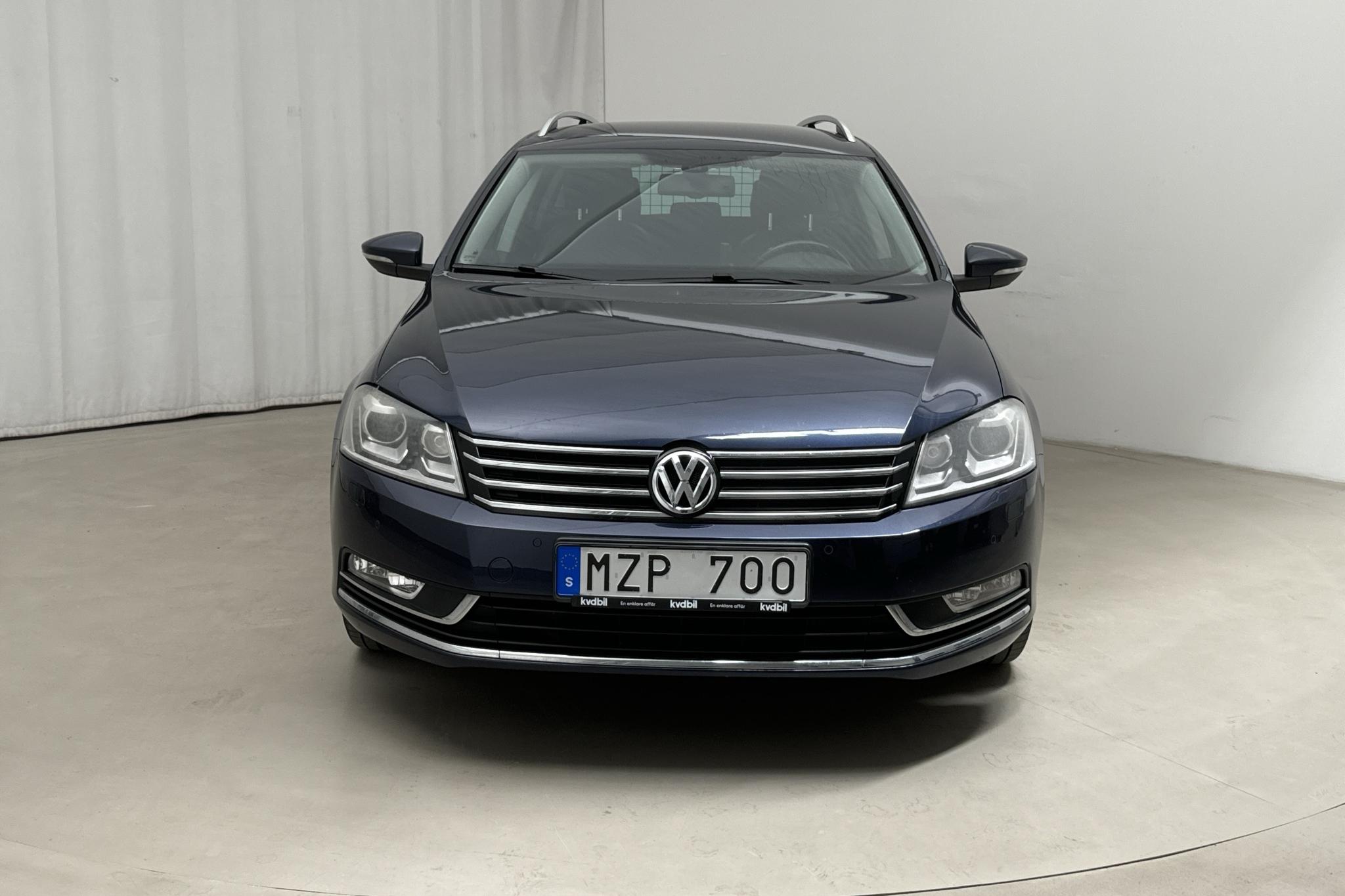 VW Passat 1.4 TSI EcoFuel Variant (150hk) - 135 890 km - Automaatne - Dark Blue - 2013